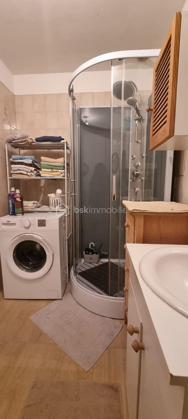 Maison de 120 m² - salle d eau 2.jpg
