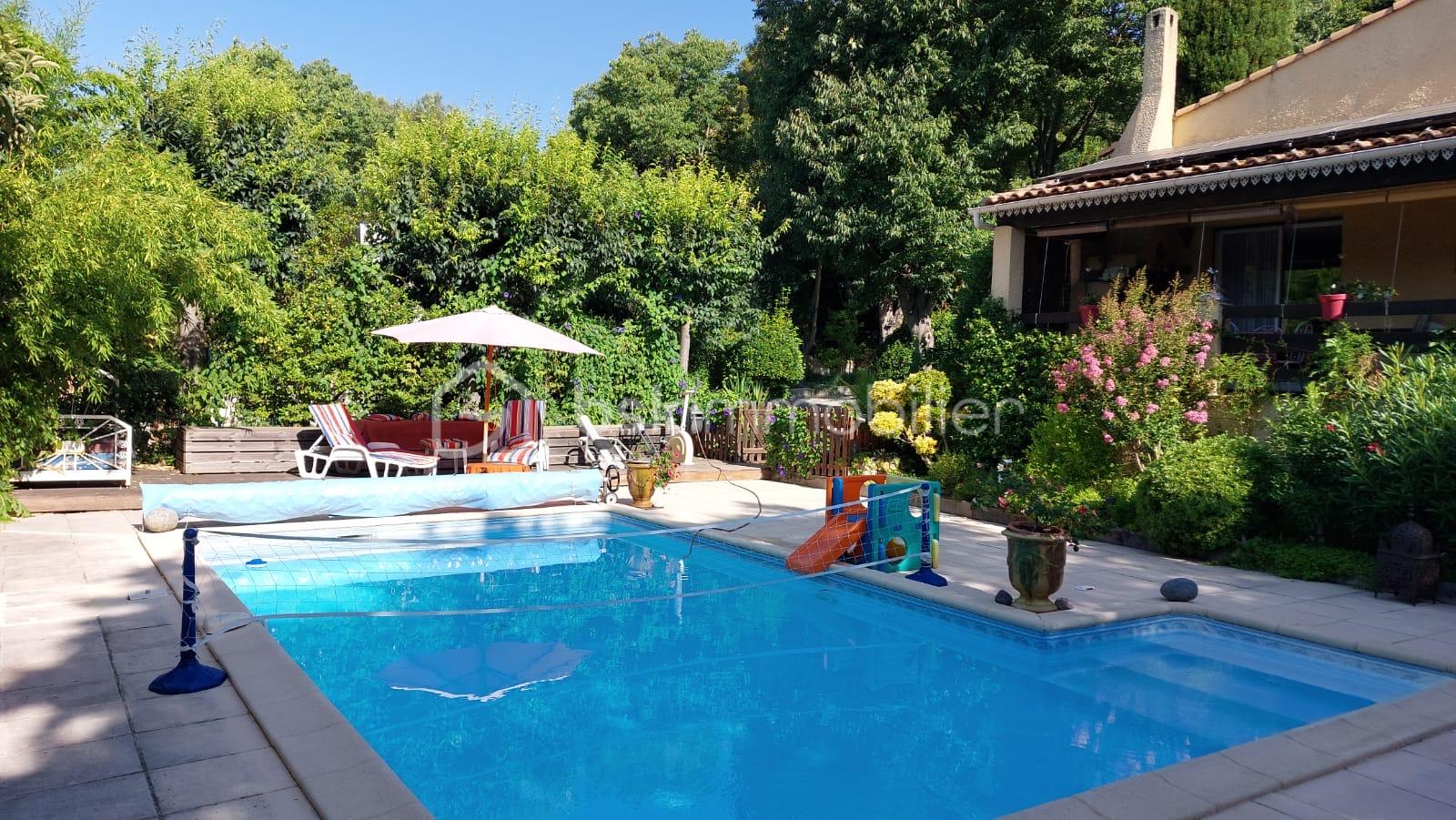 Demeure de 1 412 m²