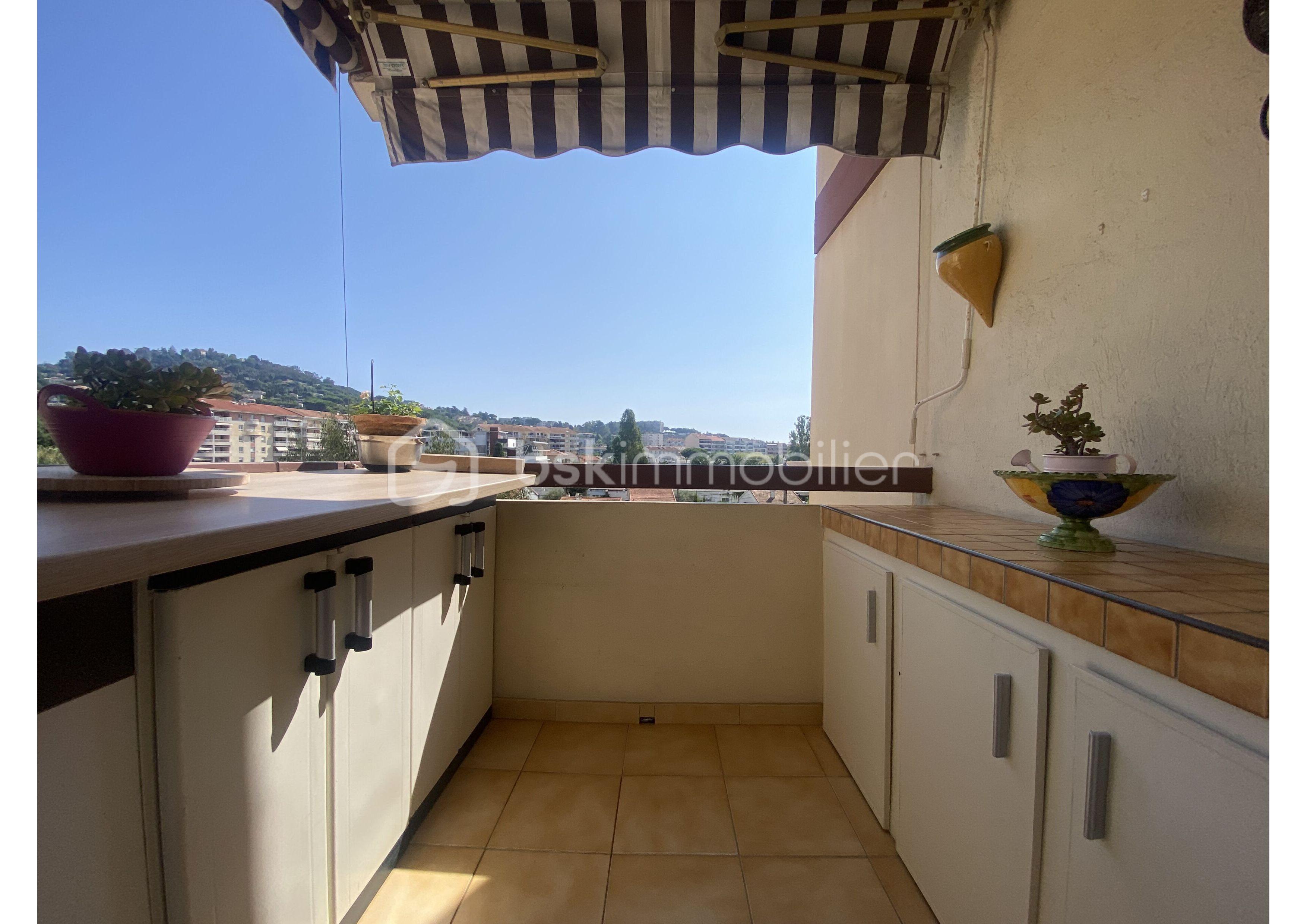 Appartement de 58,75 m² - balcon cuisine _01.jpg