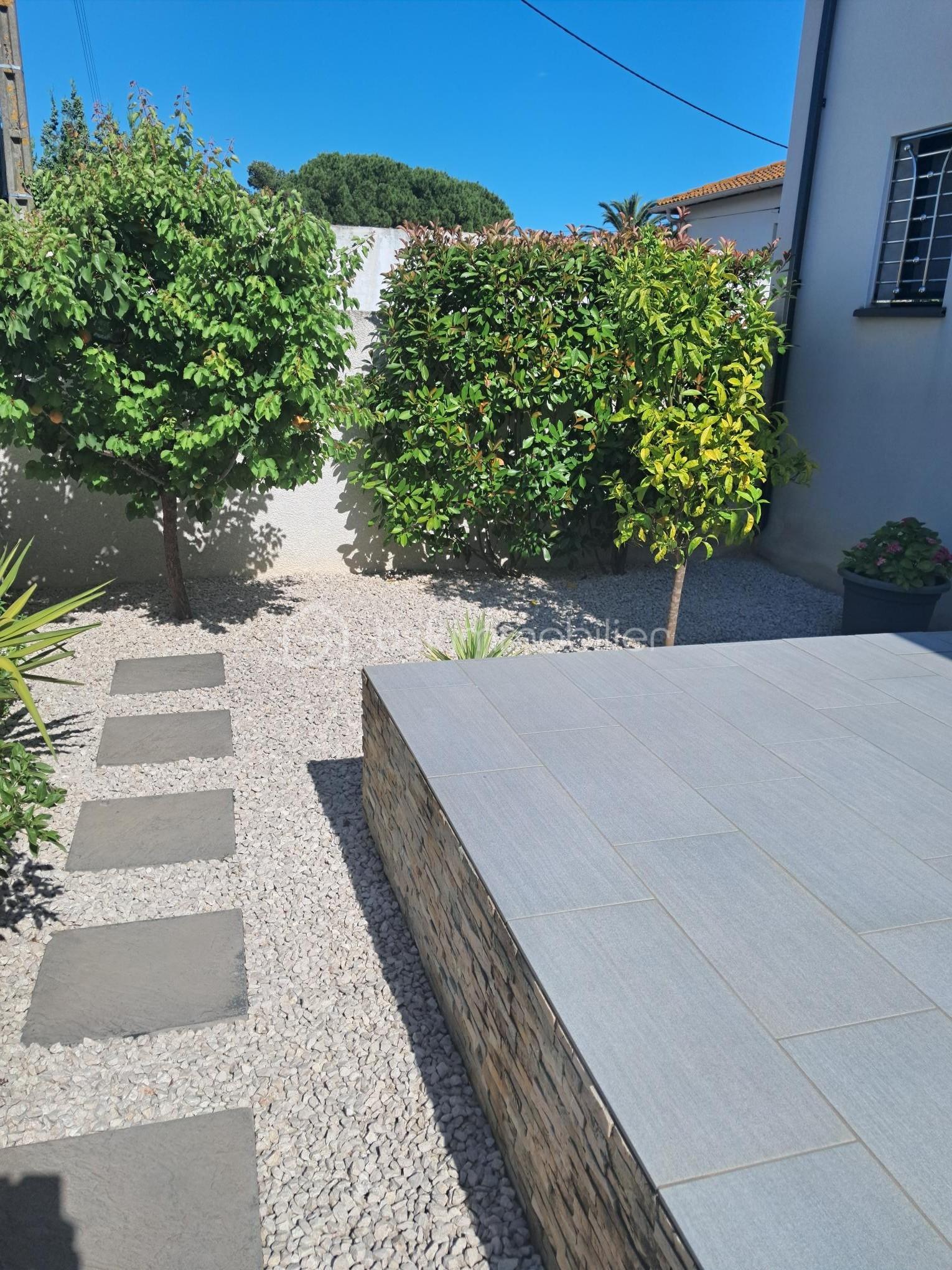 extérieur 4 terrasse devant.jpg