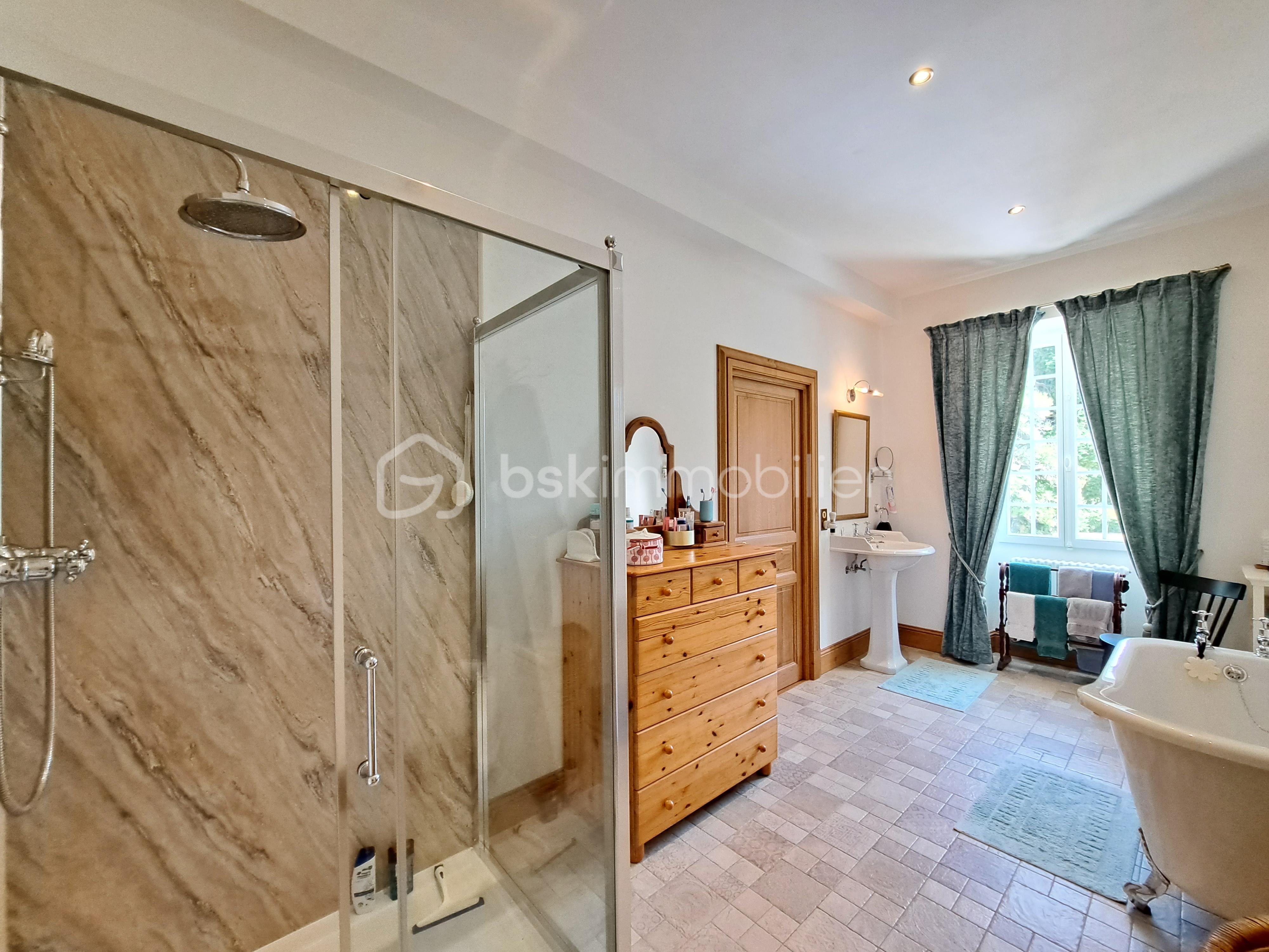 Demeure de 432 m² - cesar carvalho Belle Maison Gascony campagne foret bois luxe piscine (188).jpg