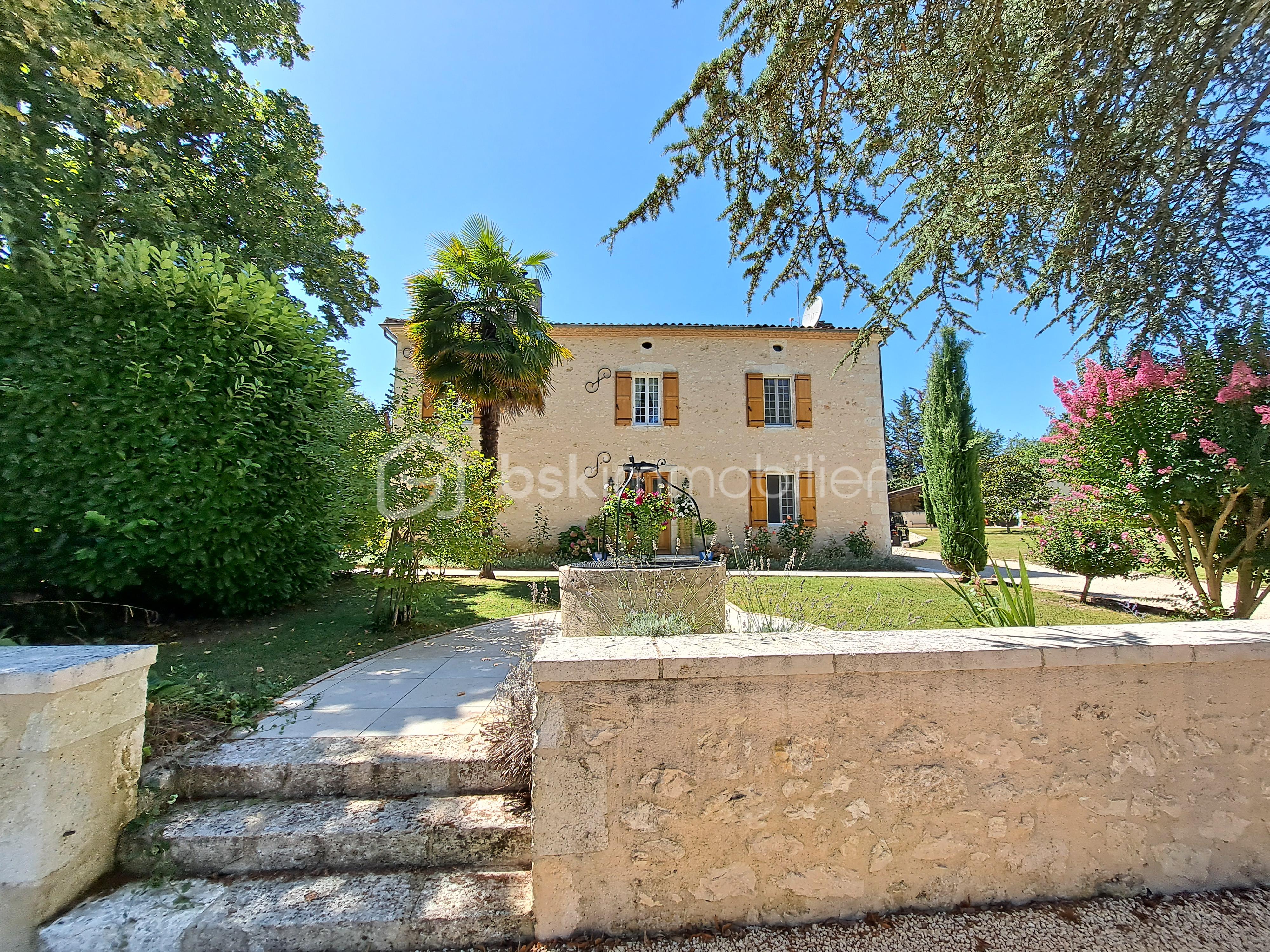 Demeure de 432 m² - cesar carvalho iad france Belle Maison Gascony campagne foret bois luxe piscine (12).jpg