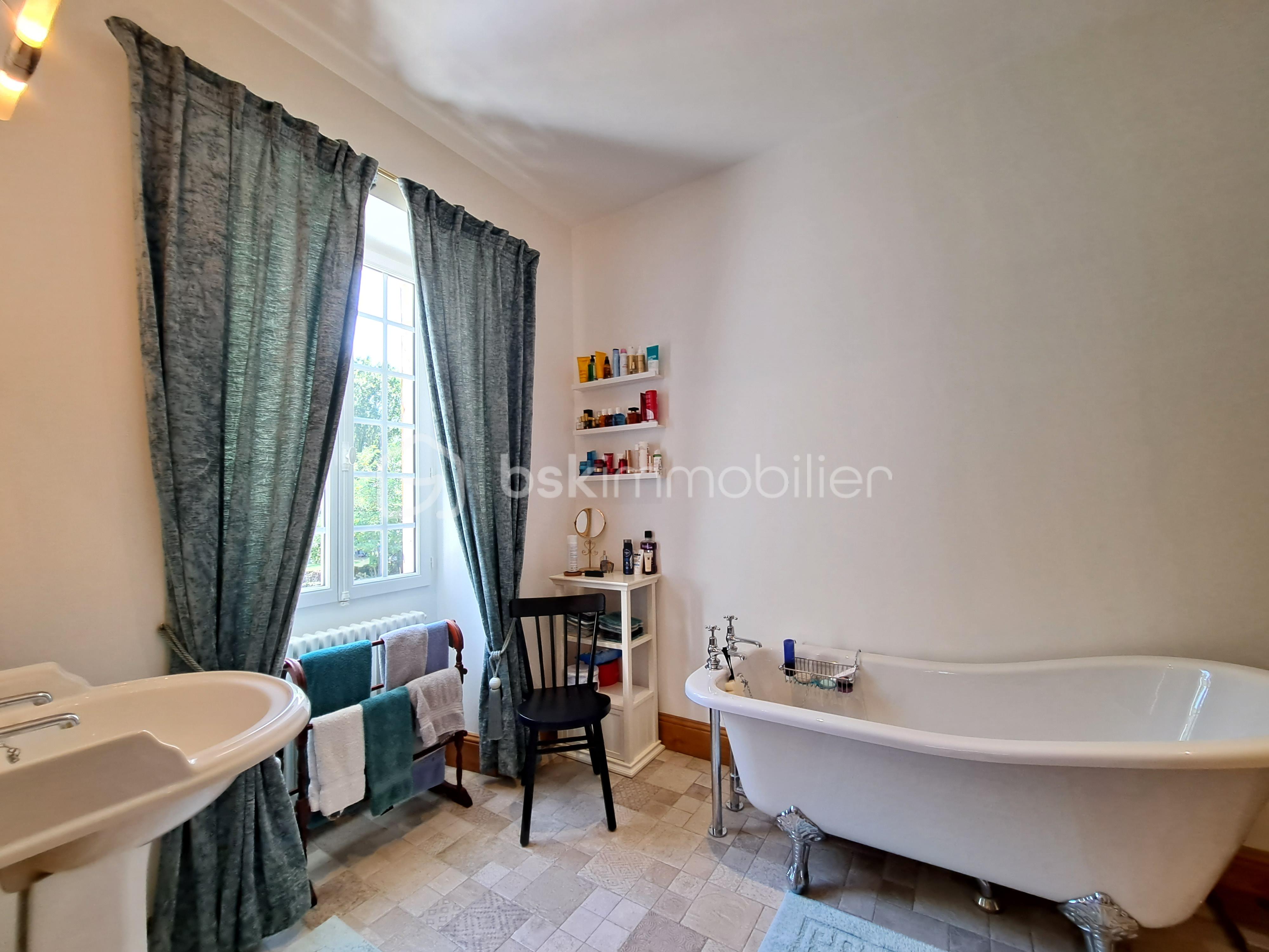 Demeure de 432 m² - cesar carvalho Belle Maison Gascony campagne foret bois luxe piscine (186).jpg