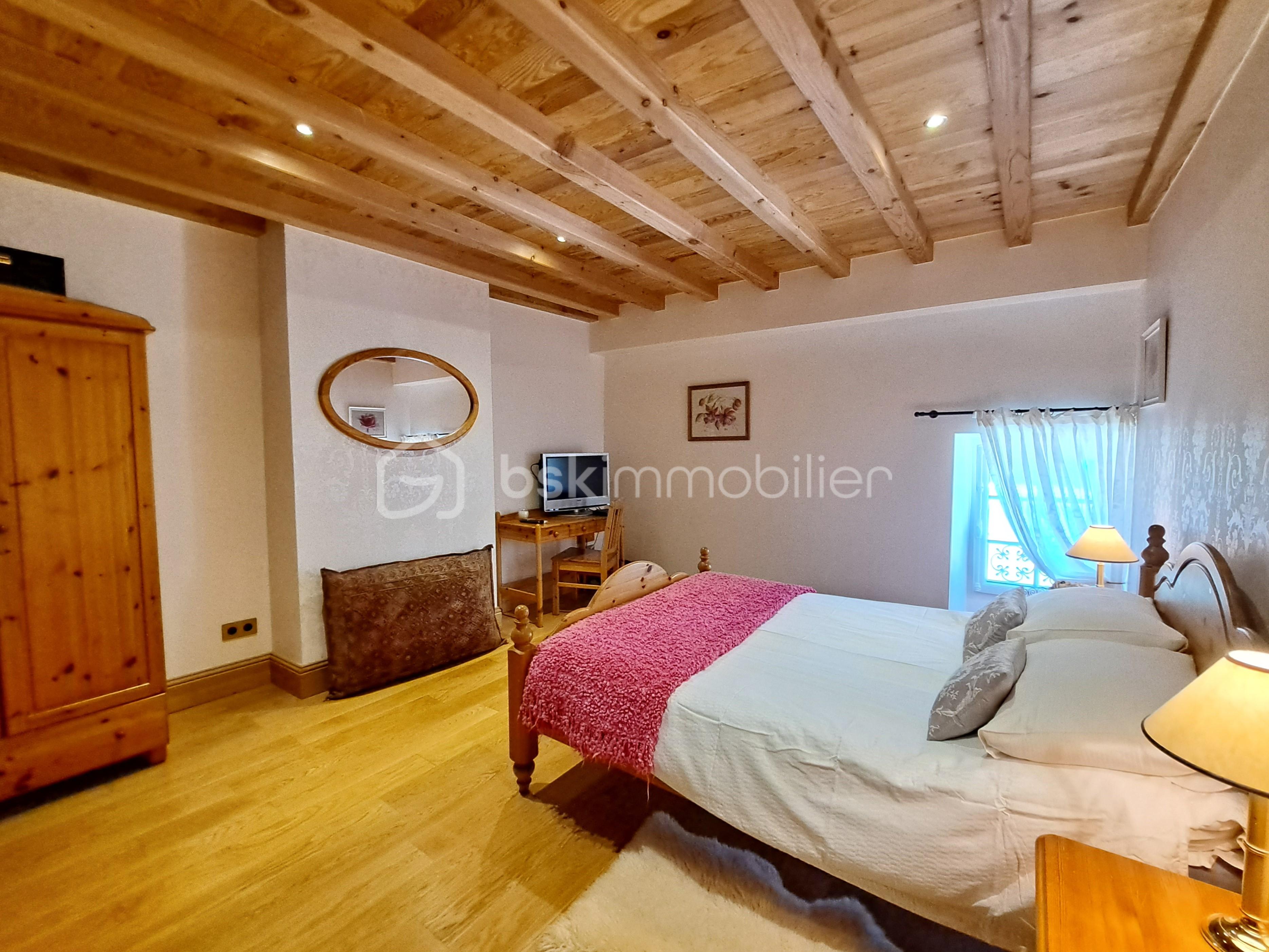 Demeure de 432 m² - cesar carvalho Belle Maison Gascony campagne foret bois luxe piscine (210).jpg