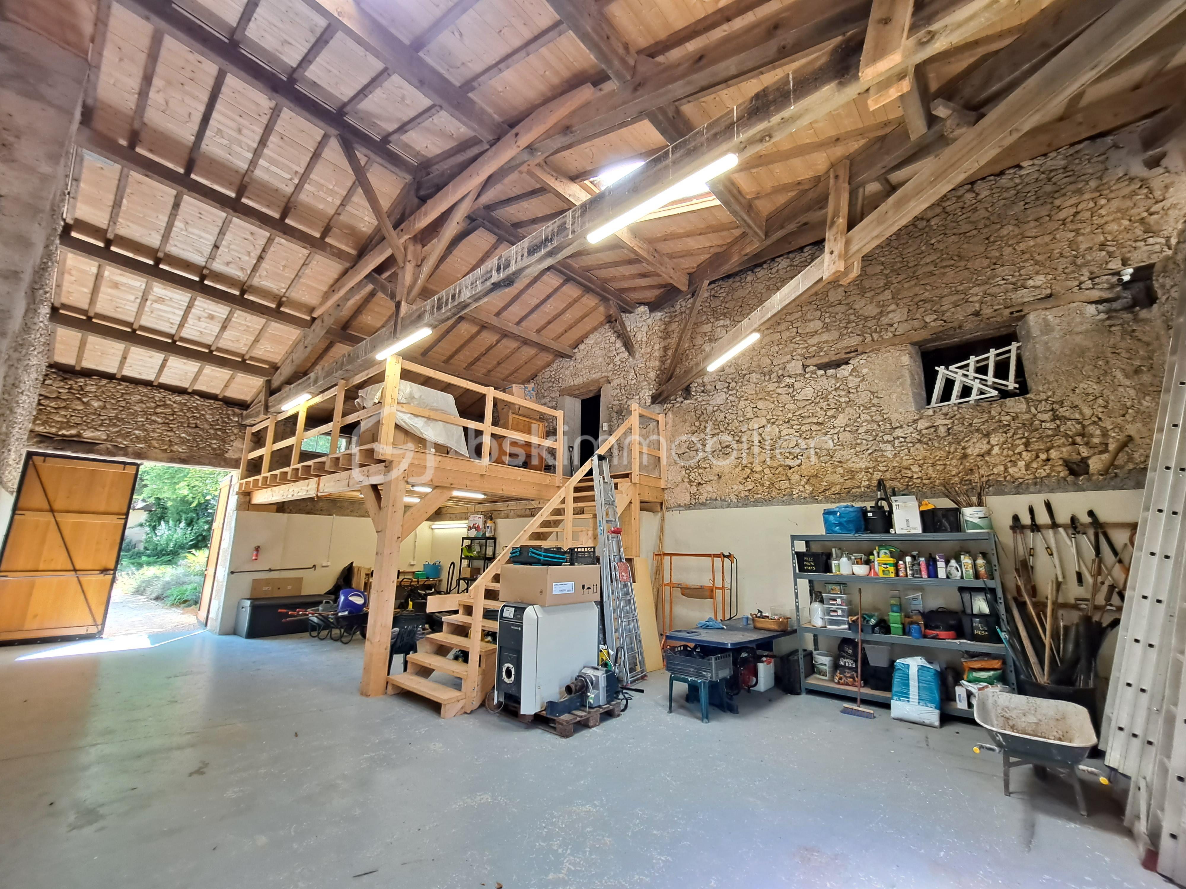 Demeure de 432 m² - cesar carvalho Belle Maison Gascony campagne foret bois luxe piscine (75).jpg