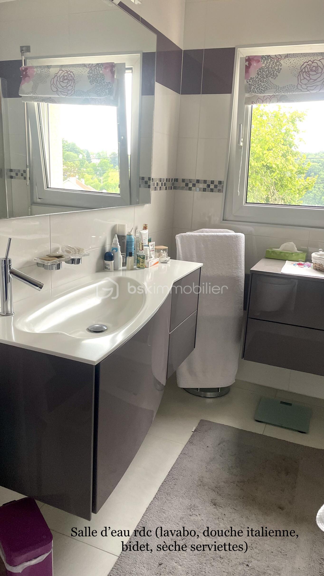 Maison de 150 m² - FA2C9CD5-0573-4C33-B45F-7FCD69A2AF39.jpeg