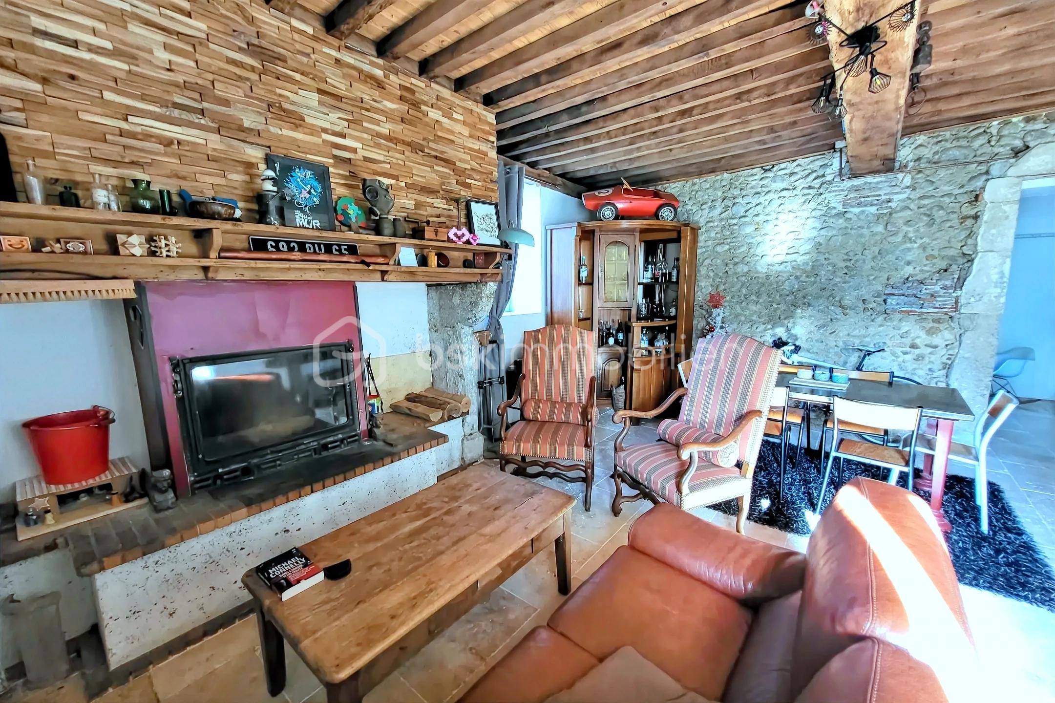 Corps de ferme de 250 m² - hoqi-photo.jpg