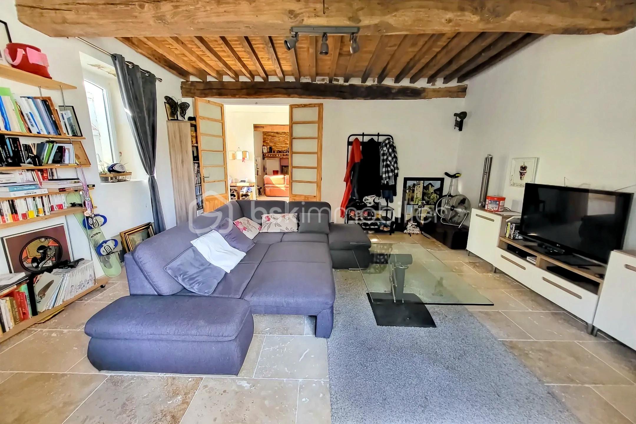 Corps de ferme de 250 m² - hoqi-c341350a1c5f41c686f1e674eecddf2a.jpg