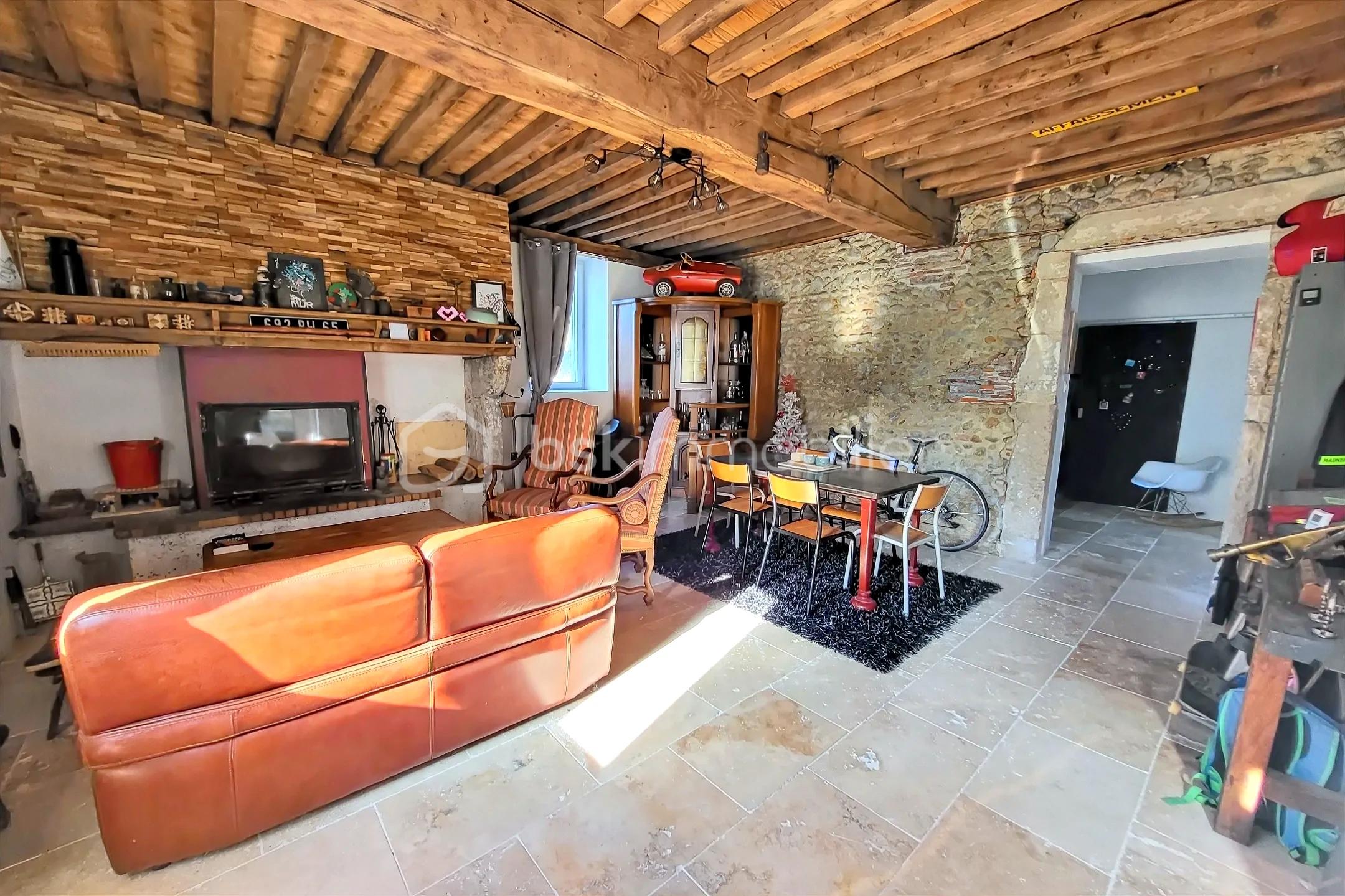 Corps de ferme de 250 m² - hoqi-9de55f6036ec416990e8dfcb00a49eaf (1).jpg
