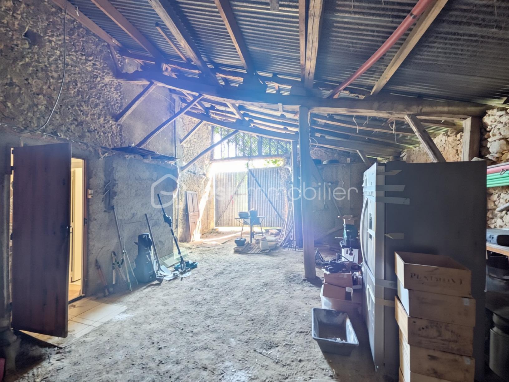 hangar.jpg