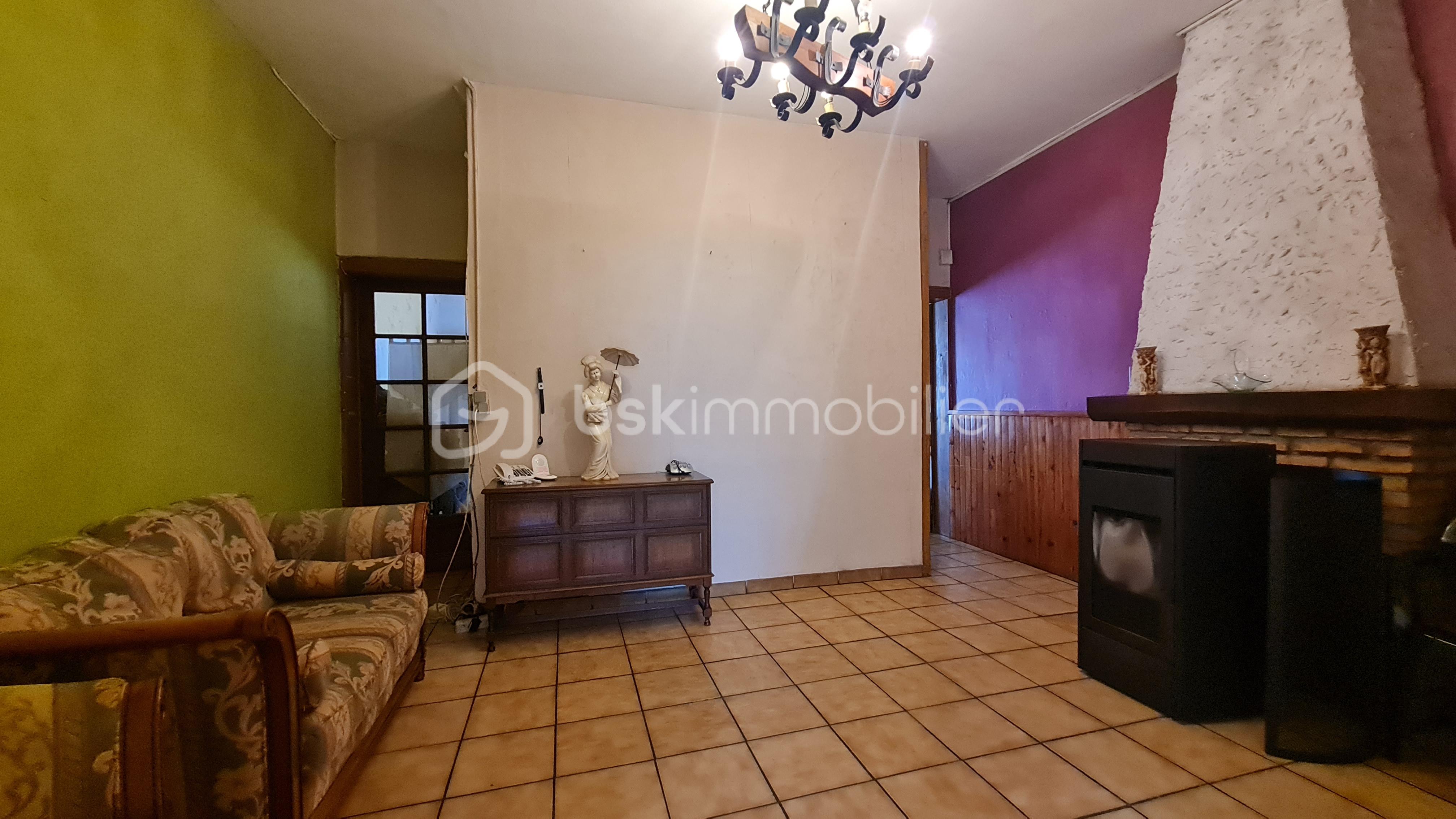 Maison ancienne de 117 m² - salon.jpg