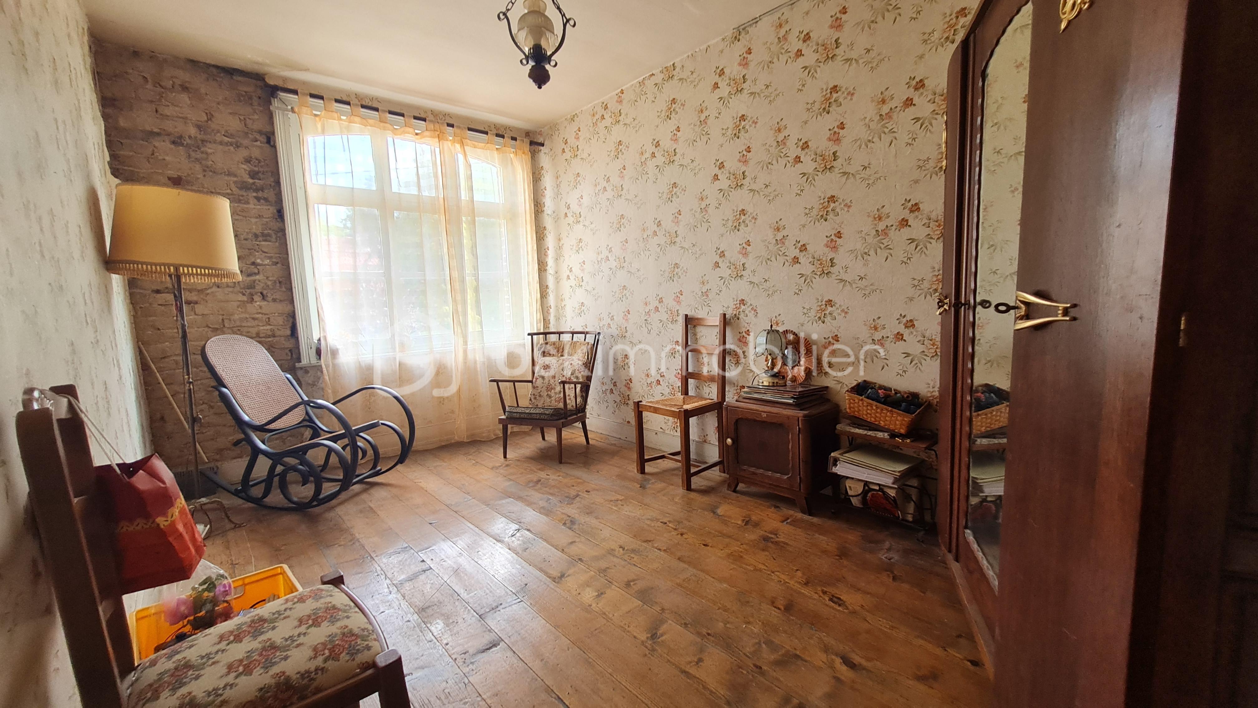 Maison ancienne de 117 m² - chambre 2.jpg