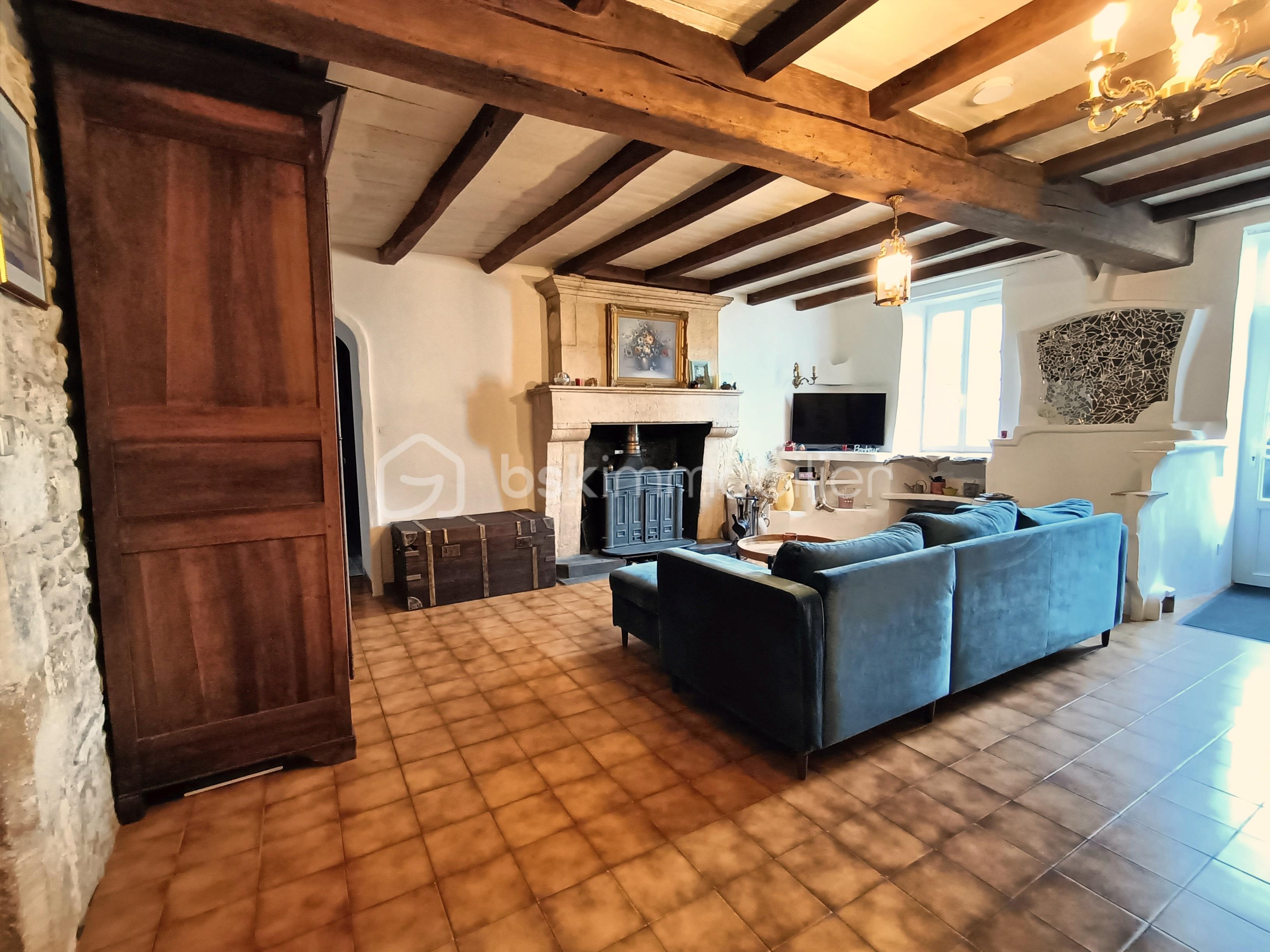 Maison charentaise de 77 m² - Salon 2.jpg