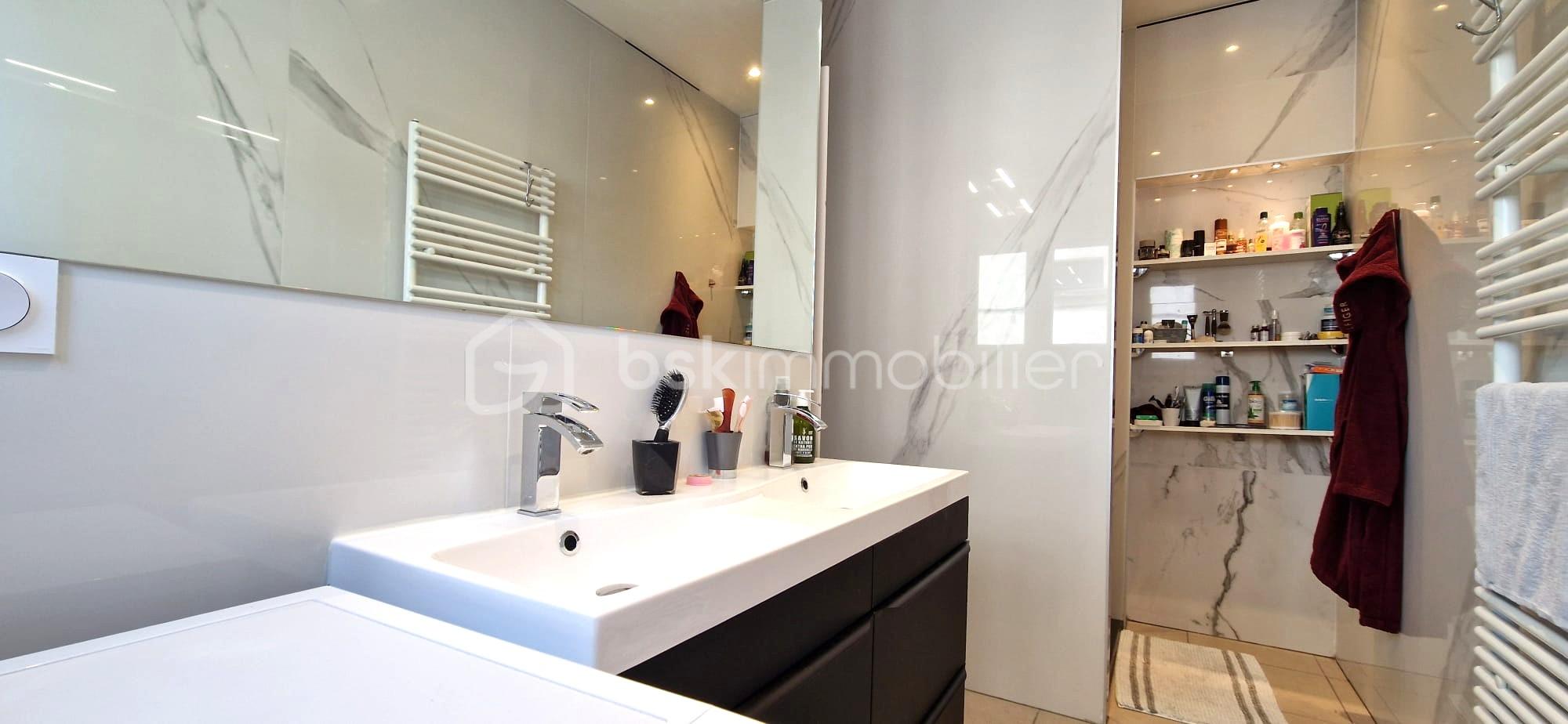 Appartement de 105 m² - SALLE DE DOUCHE.jpg