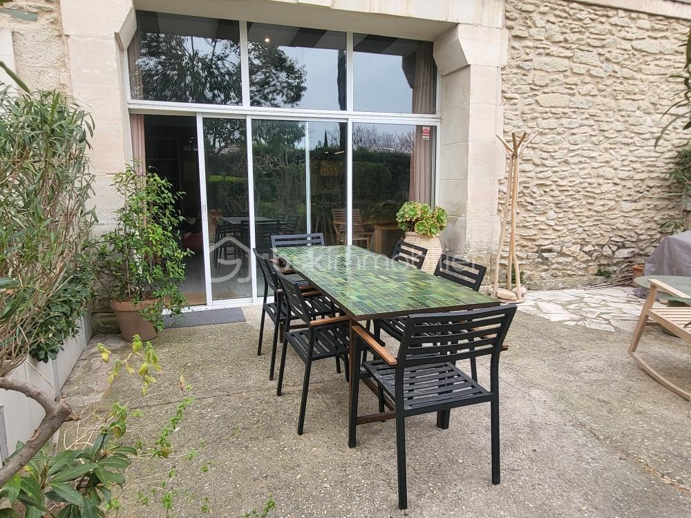 Baie vitrée sur terrasse.jpg