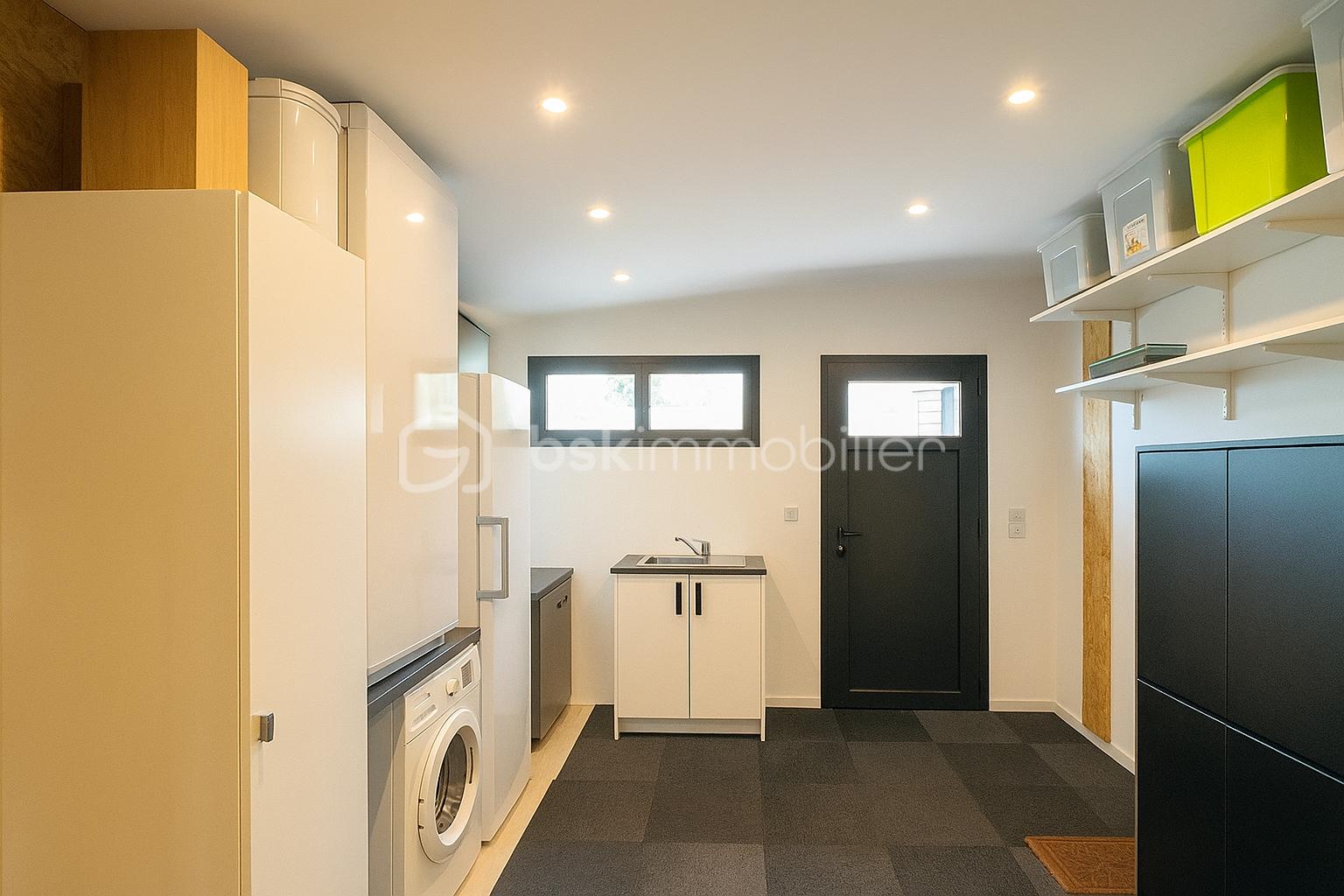 Maison contemporaine de 124 m² - garage bis.png