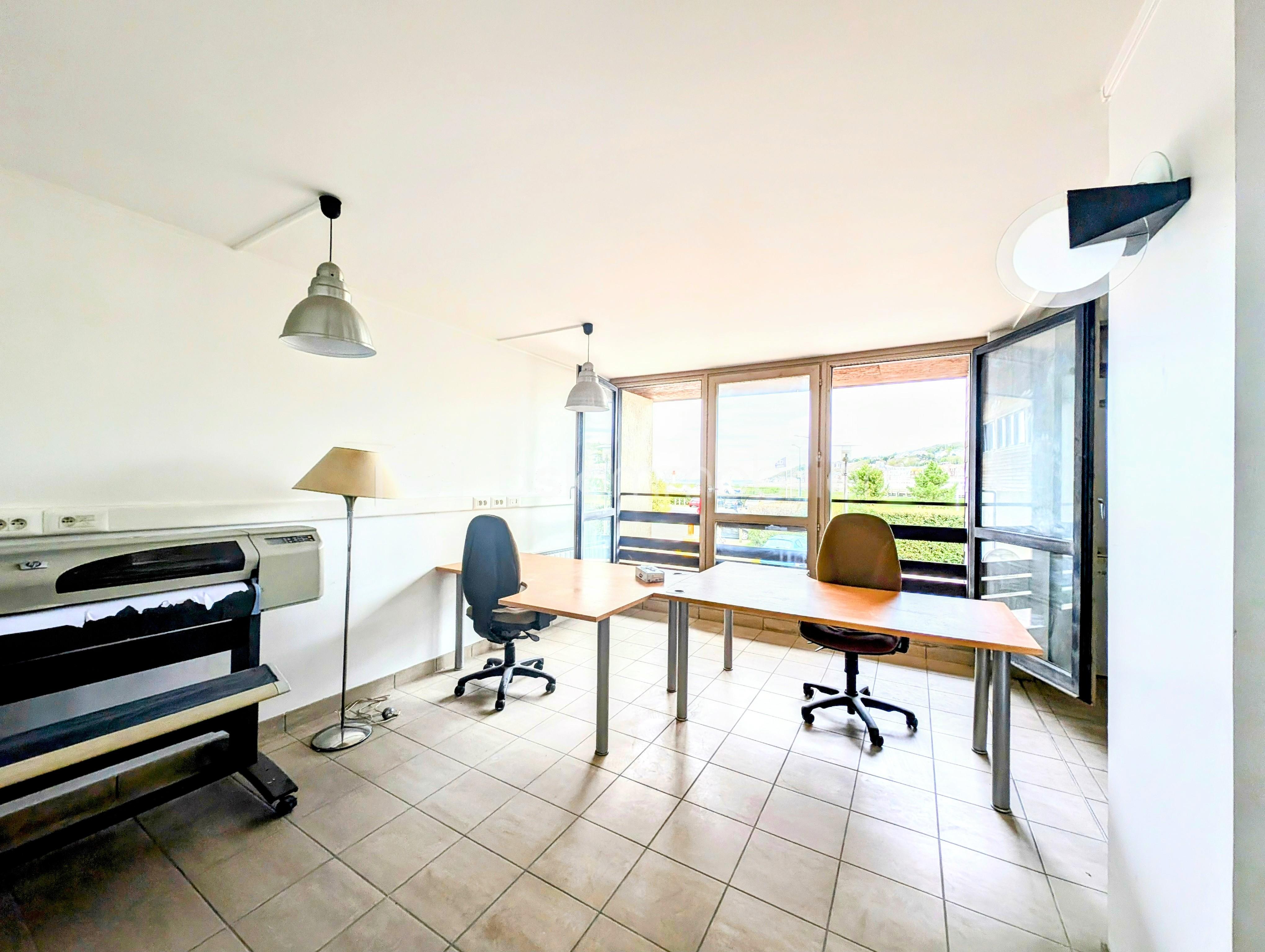 Bureau de 117 m² - PXL_20250418_131738233~3.jpg