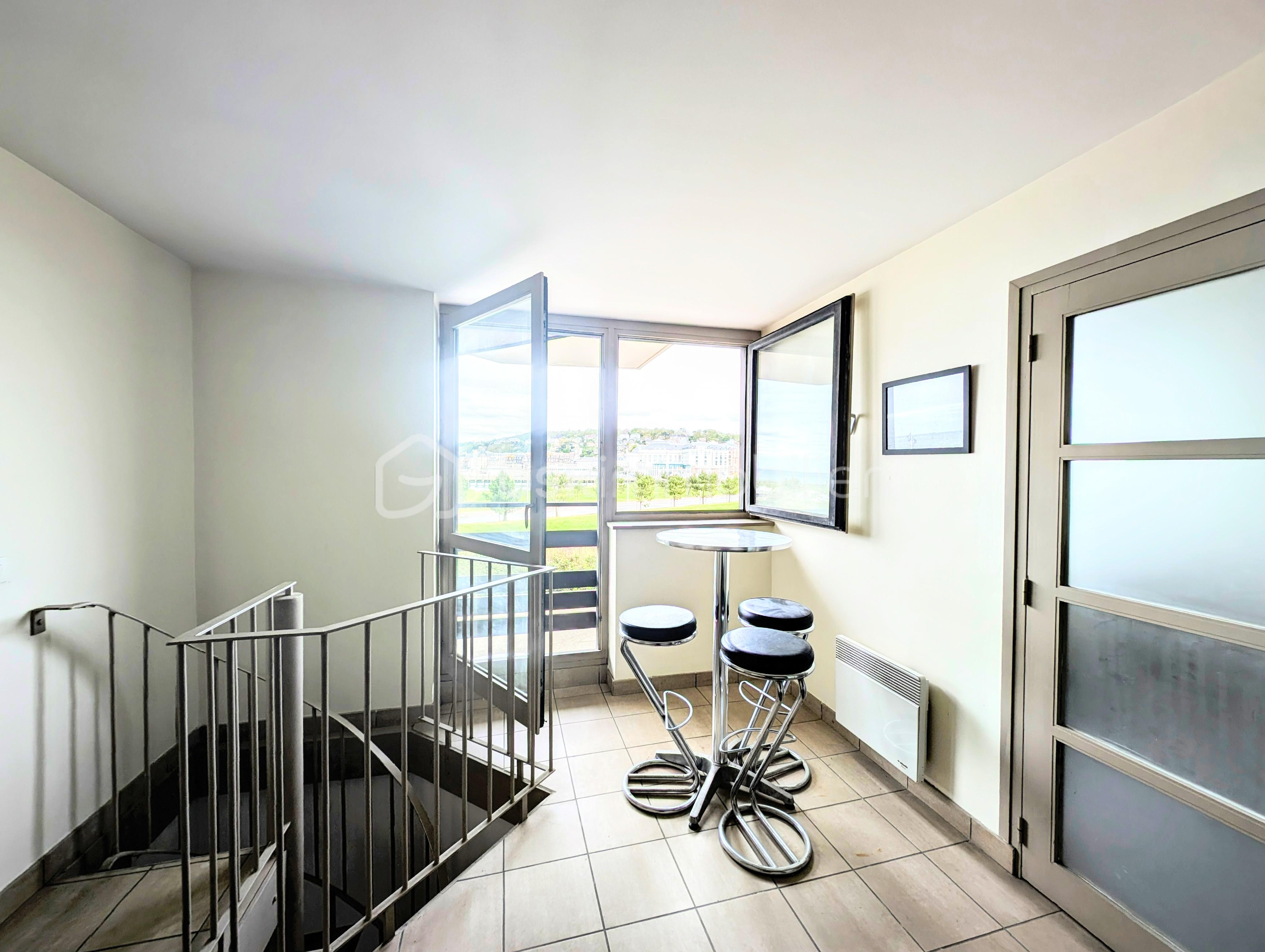 Bureau de 117 m² - PXL_20250418_125322243~2.jpg