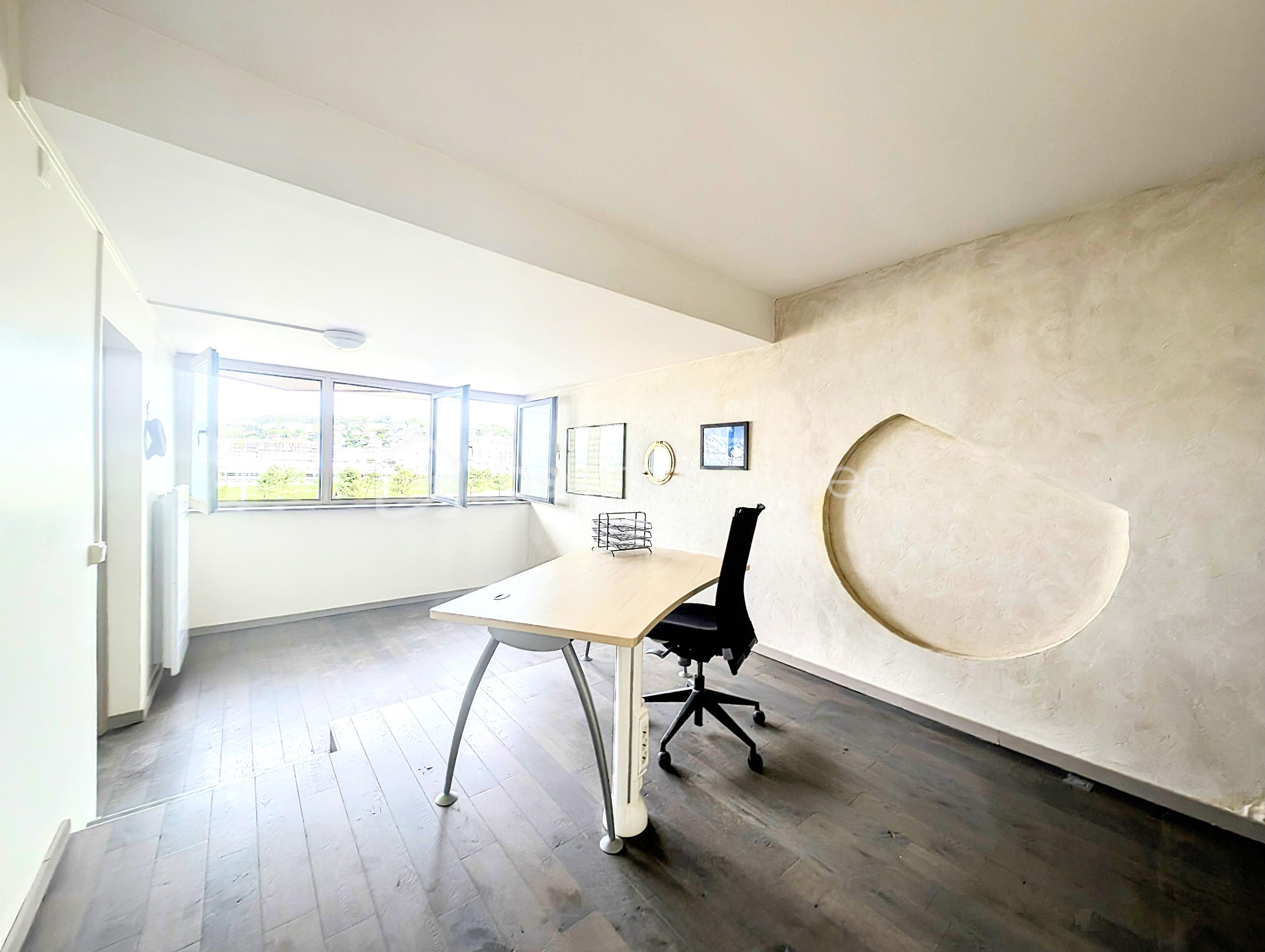 Bureau de 117 m² - PXL_20250418_125509081~2.jpg