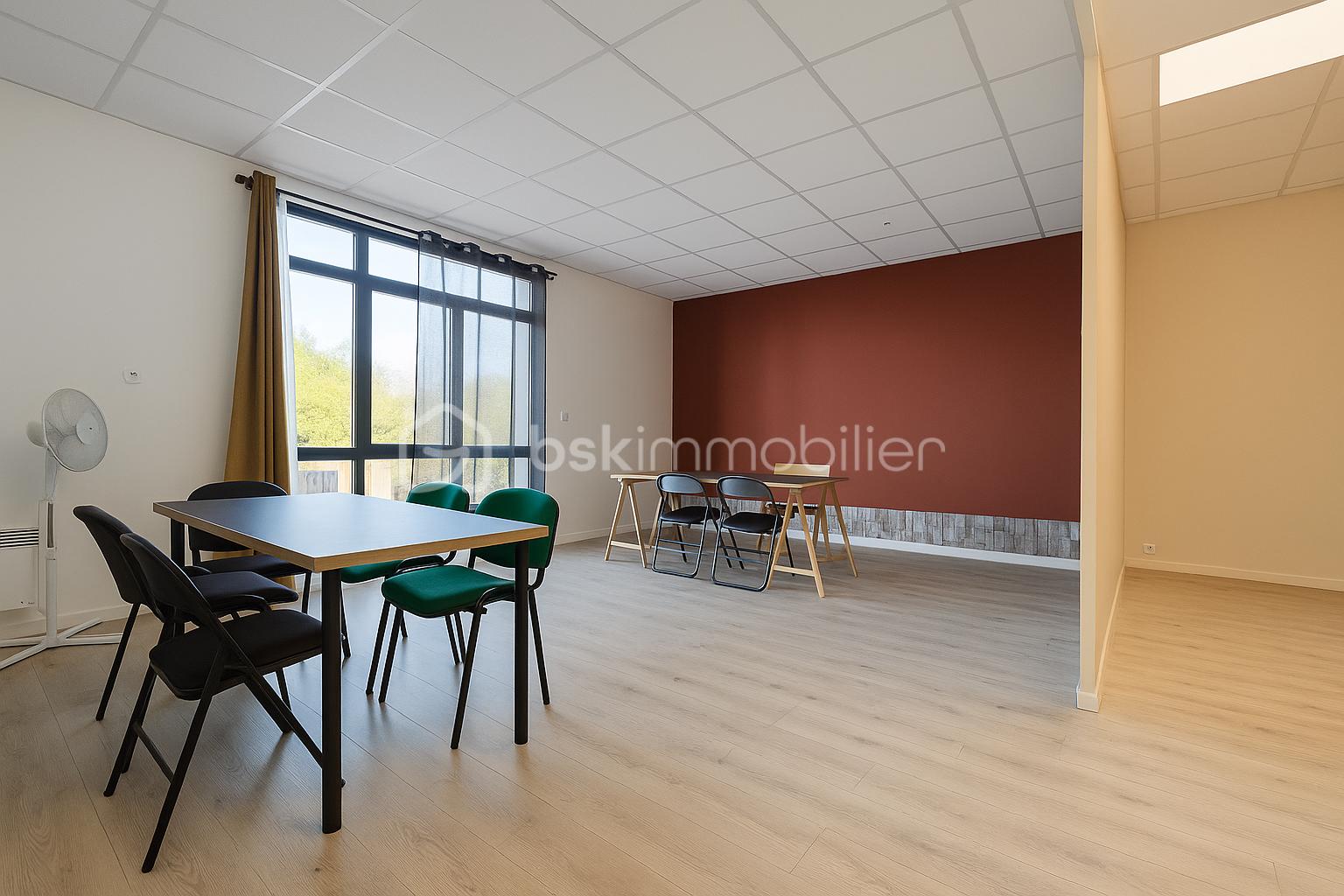 Bureau de 33 m² - file_000000005500720a84713752640b39ac.png