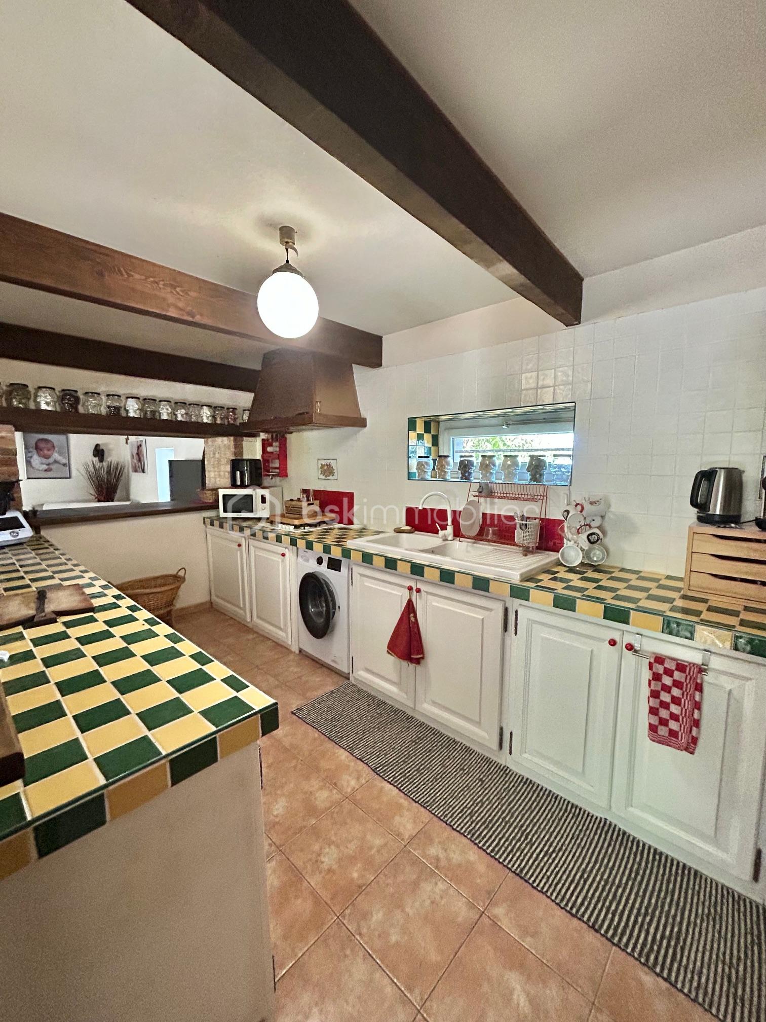 Mas de 242 m² - cuisine 3.jpg