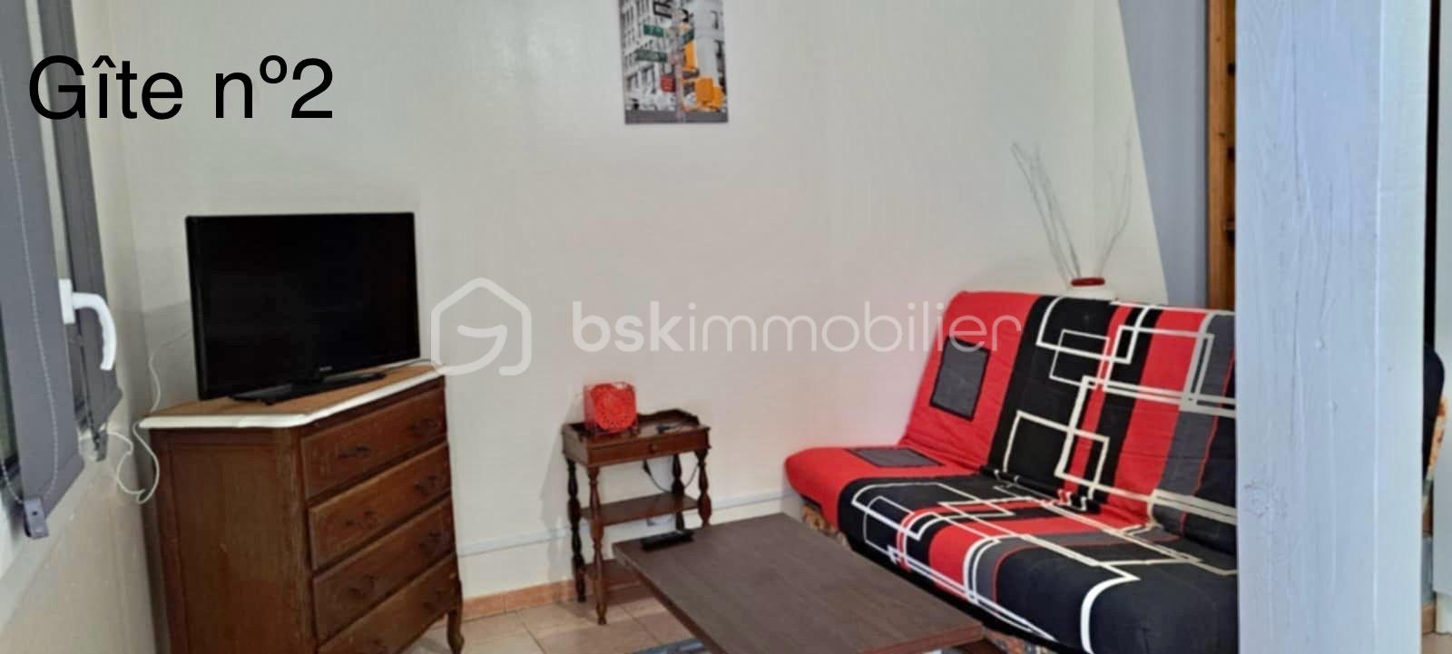 Mas de 242 m² - GITE 2 SALON.jpg