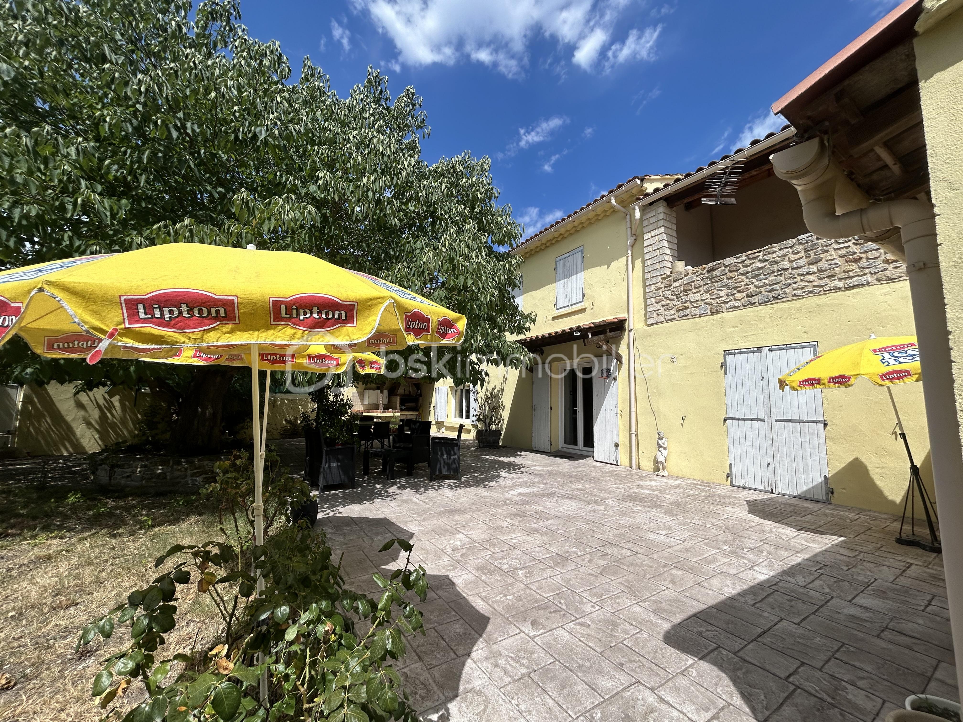 Mas de 242 m² - extérieur terrasse 2.jpg