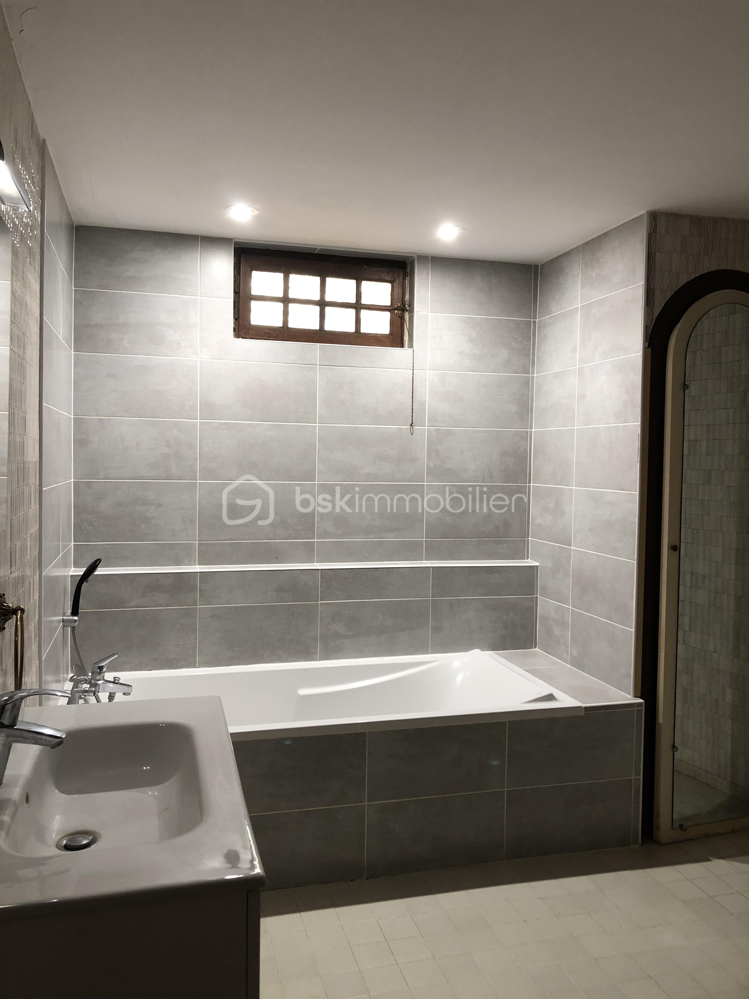 Maison de 143 m² - SDB.jpg