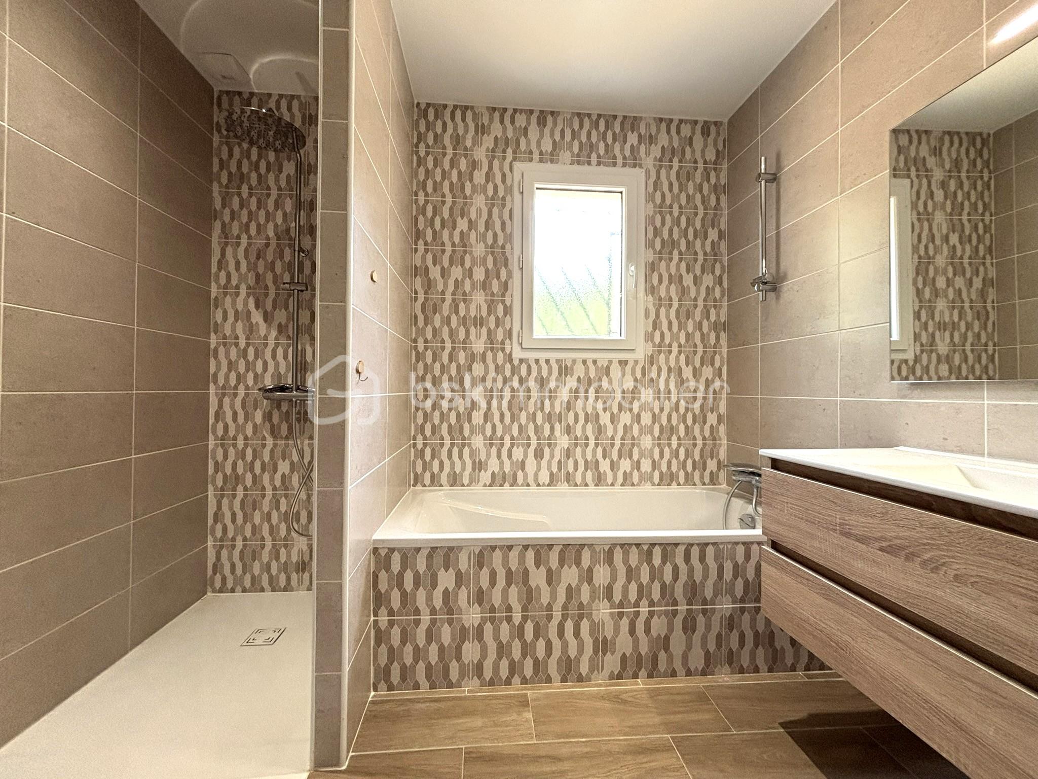 Maison contemporaine de 155 m² - sdb.JPEG
