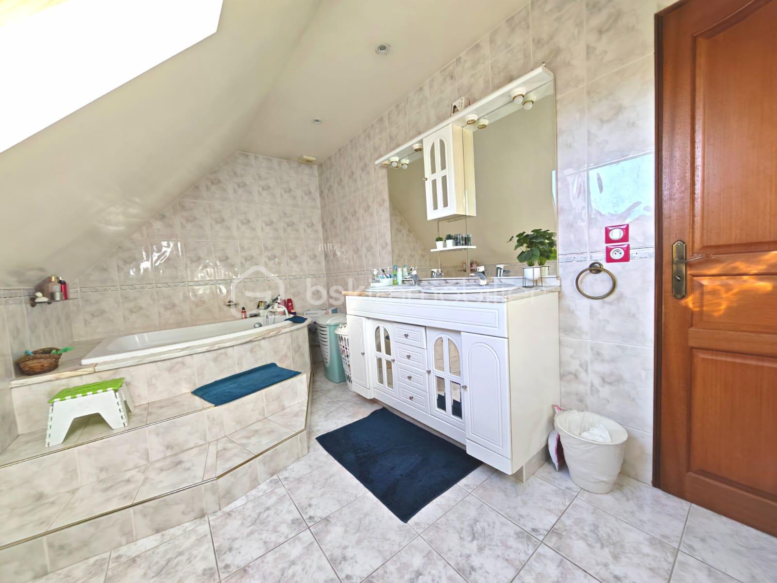 Pavillon de 124 m² - WhatsApp Image 2026-01-29 at 08.37.25 (1).jpeg