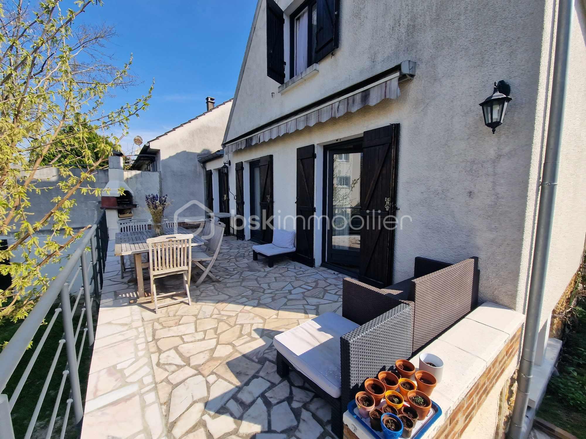 Maison de 123 m² - 489867672_1077084137772153_3607415084773118889_n.jpg