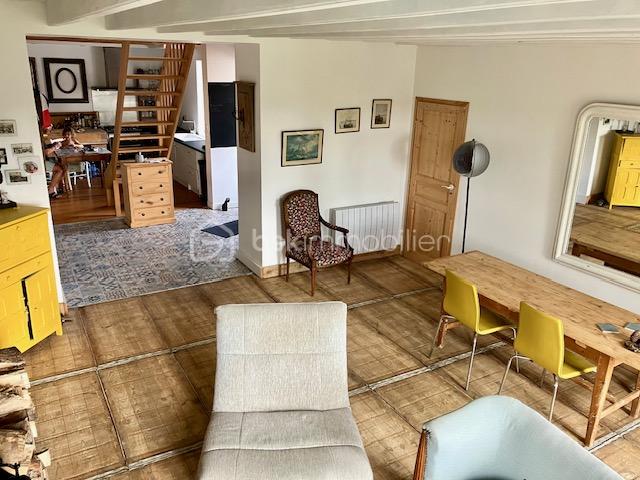 Maison longere de 90 m² - hochedé salon vers cuisine.jpg