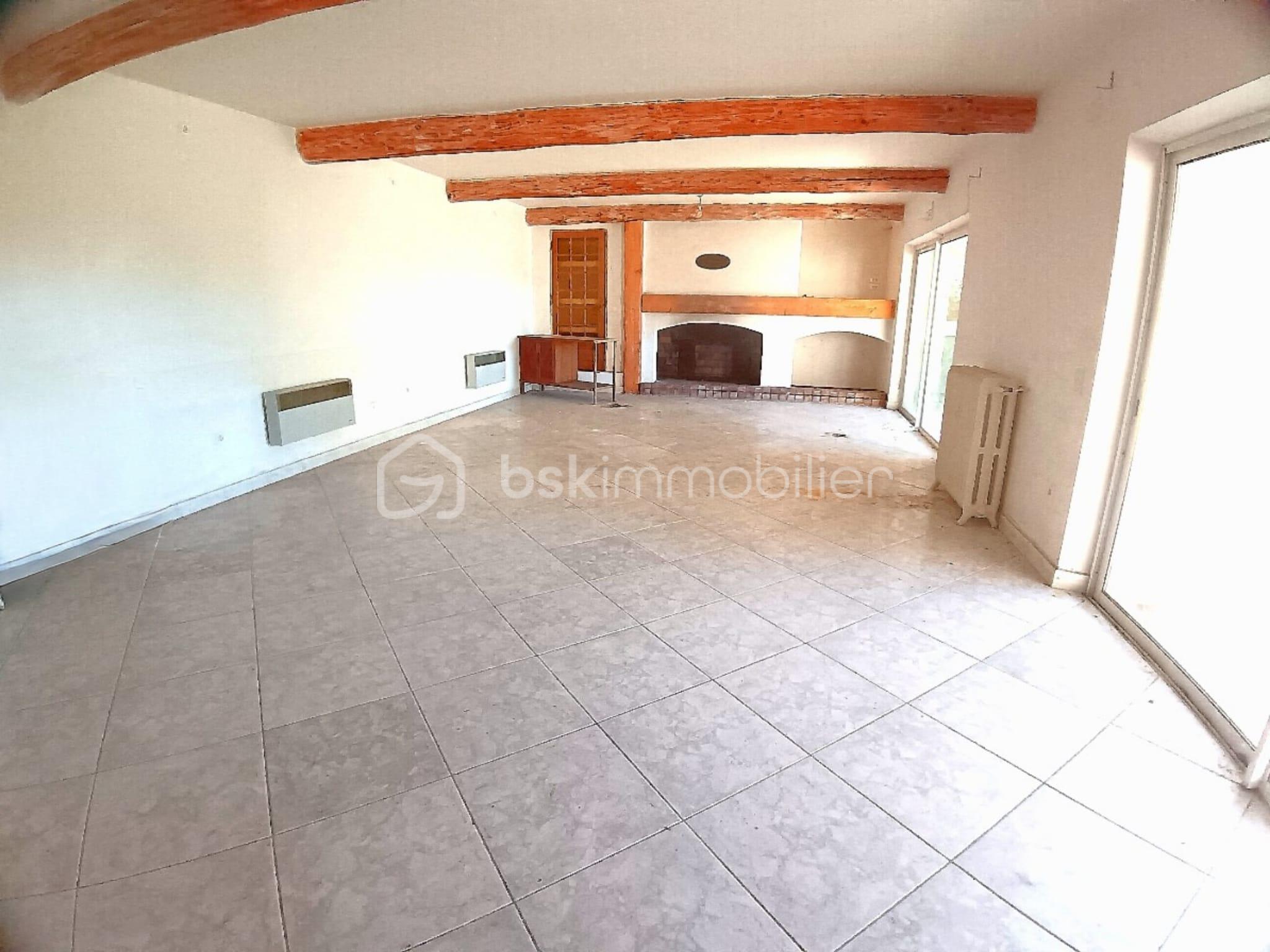 Maison de 300 m² - WhatsApp Image 2025-10-08 à 11.20.46_3c3ad00e.jpg