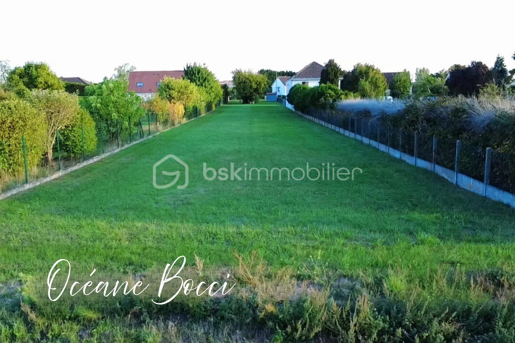 Terrain de 2 111 m²