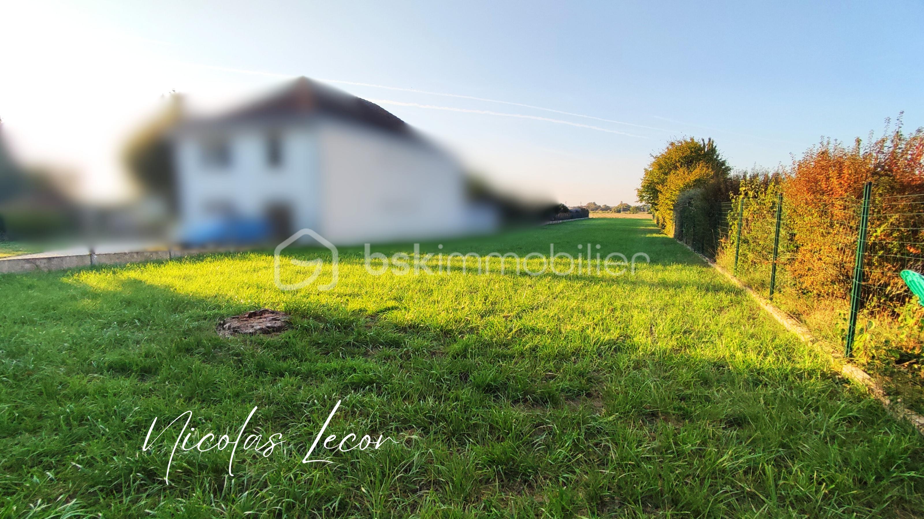 Terrain de 2 111 m² - Nicolas Lecor (1).png