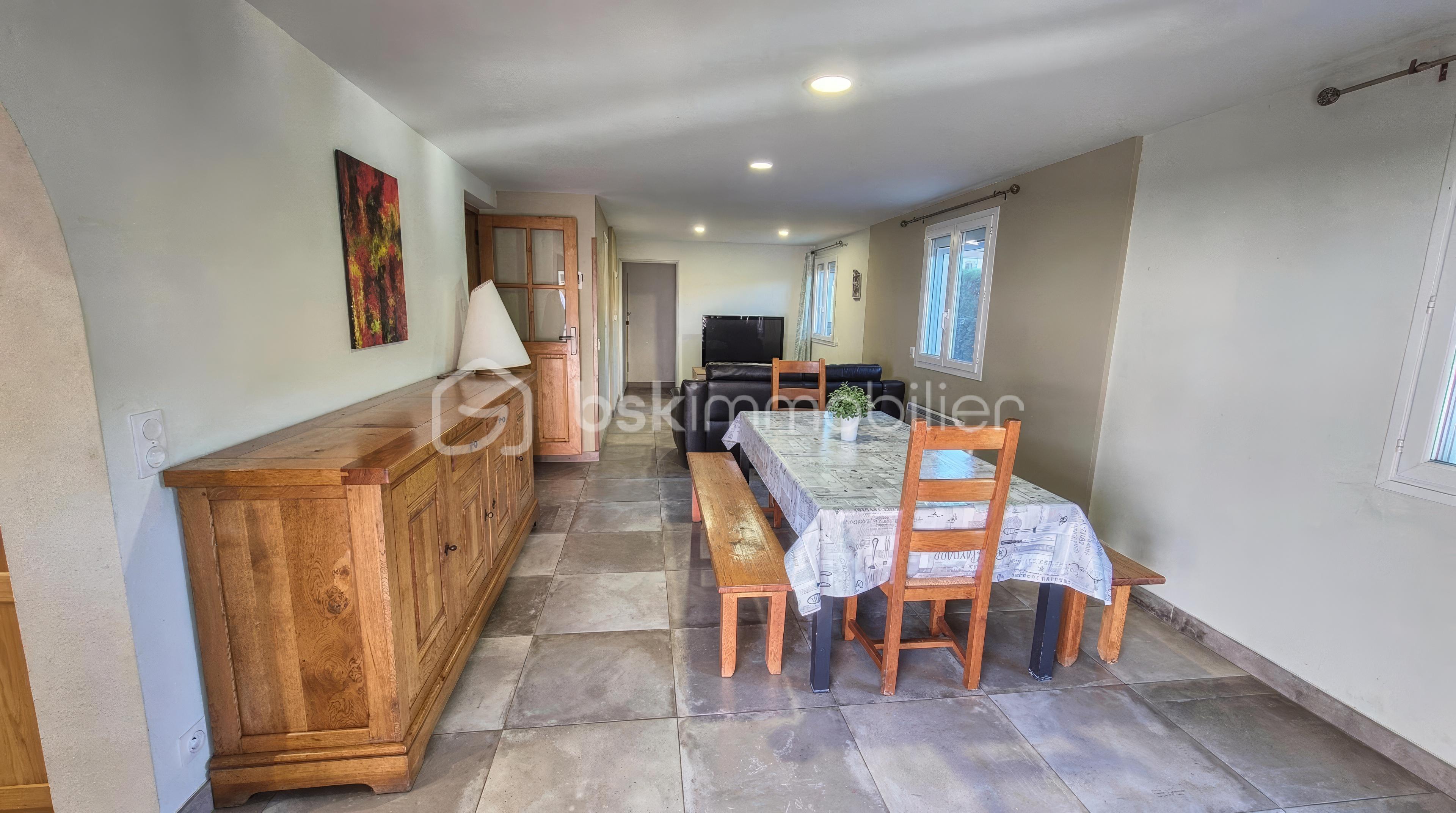 BOREL_livingroom-dinningroom_7082da29.jpg