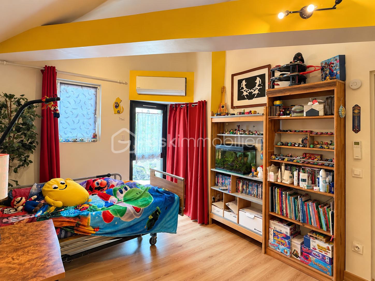 Chambre d’enfant colorée et ludique.png