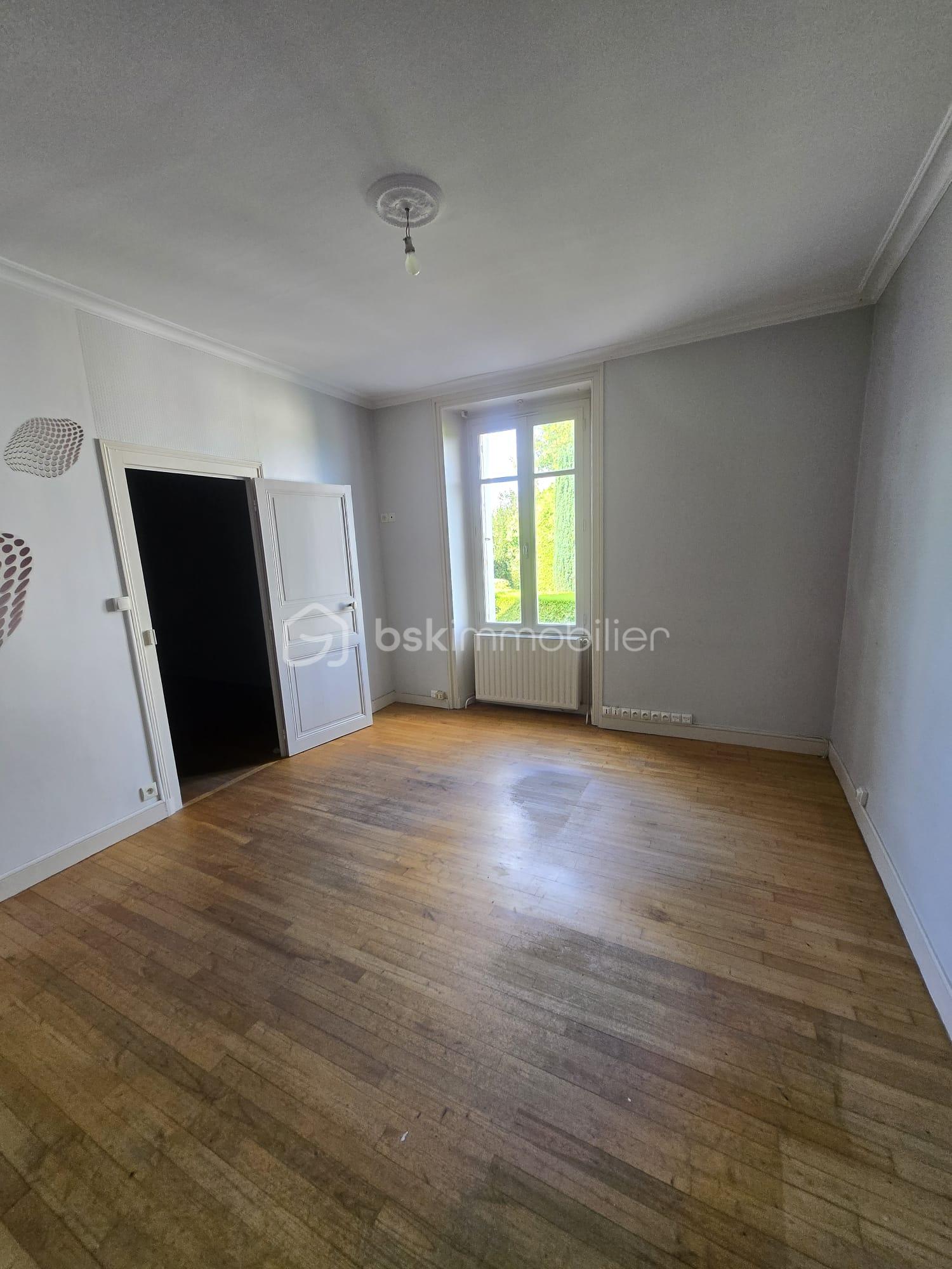 Maison en pierre de 123 m² - IMG-20250909-WA0006.jpg