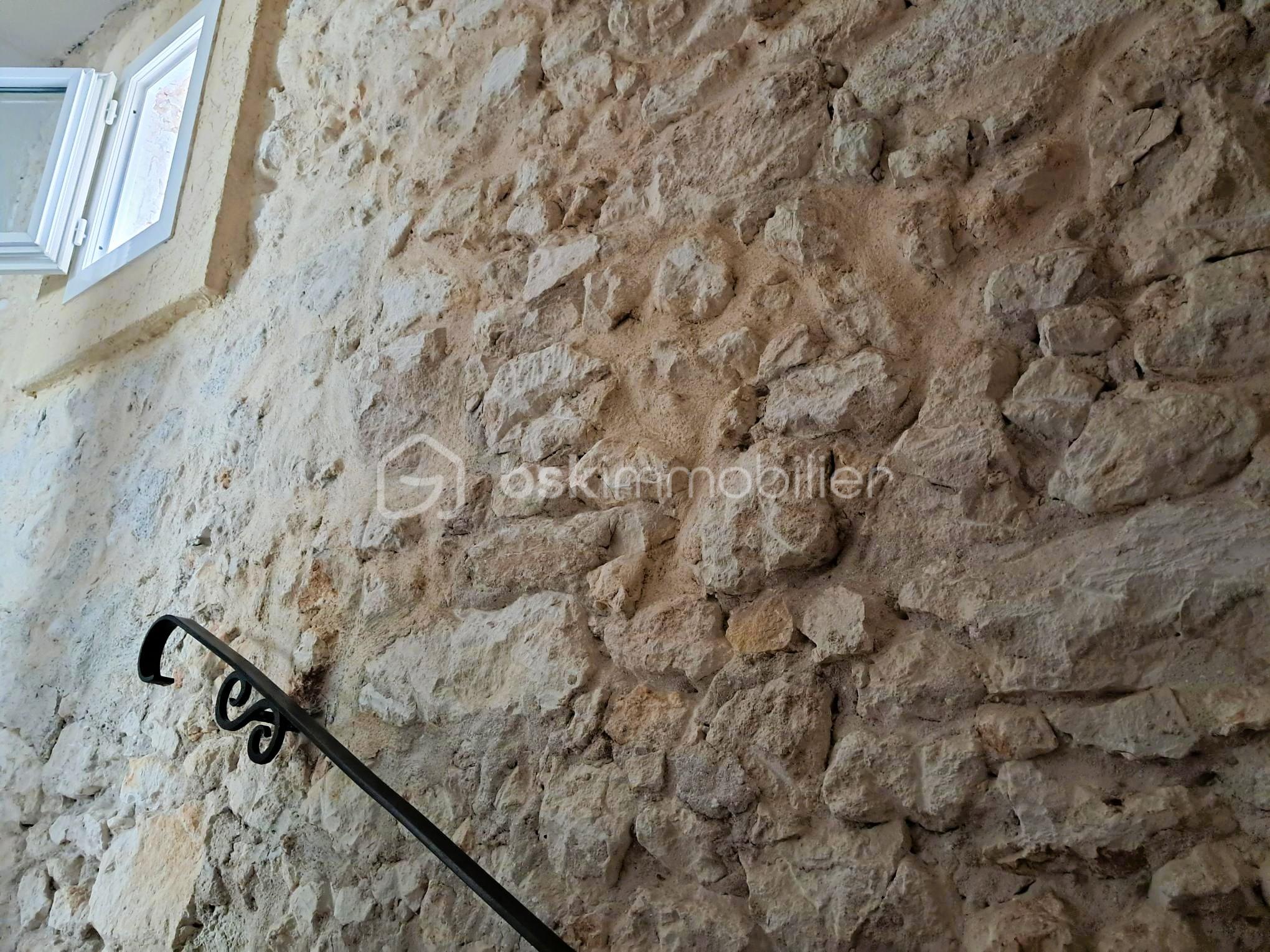 Maison de village de 119 m² - 11 - montée escalier 1.jpg