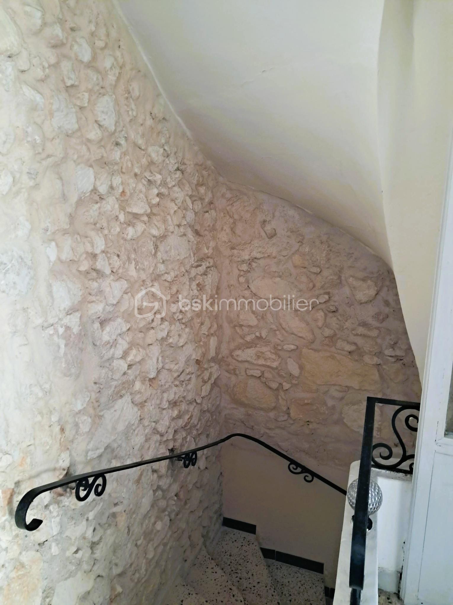 Maison de village de 119 m² - 13 - montée escalier 3.jpg