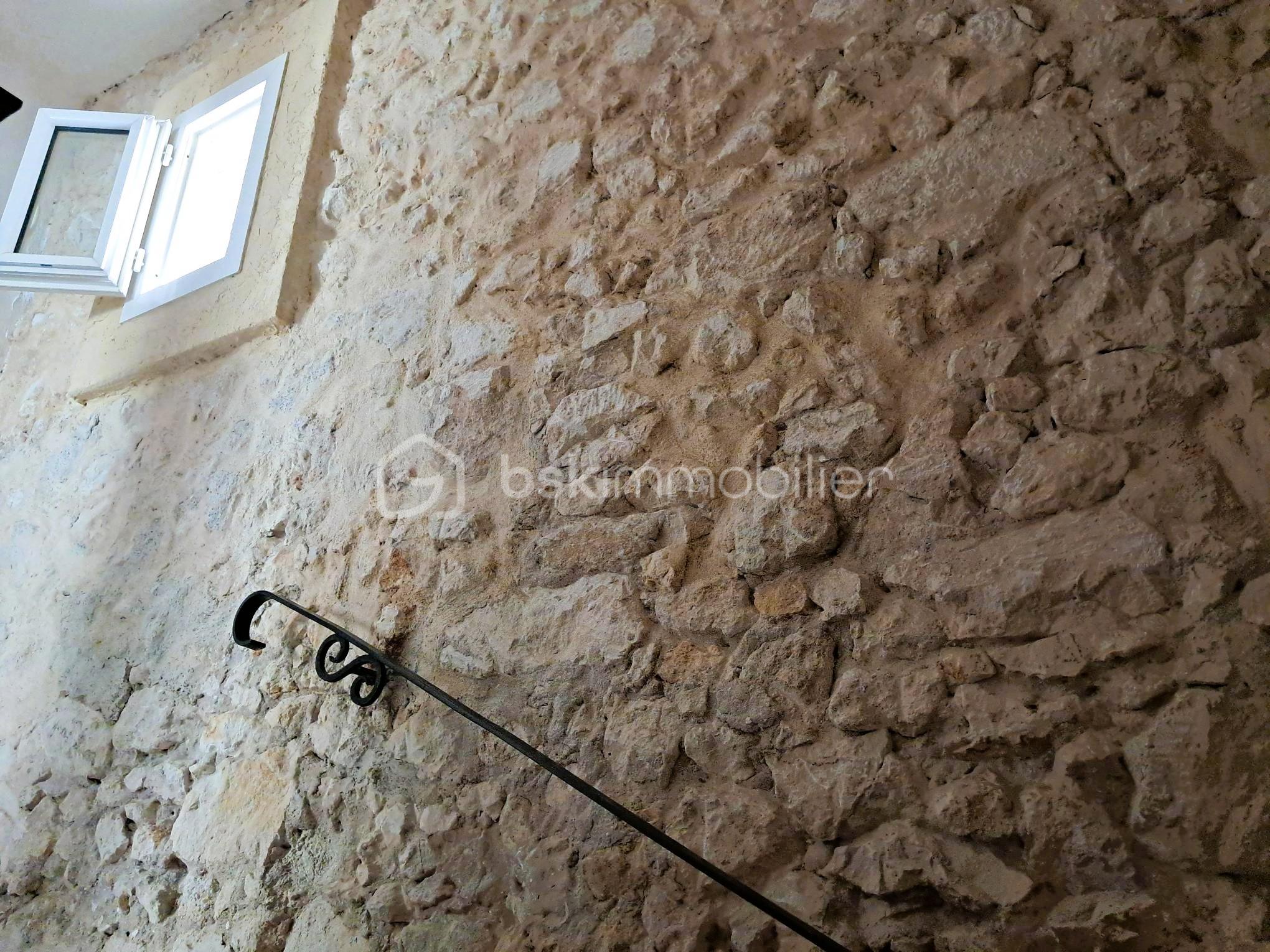 Maison de village de 119 m² - 12 - montée escalier 2.jpg