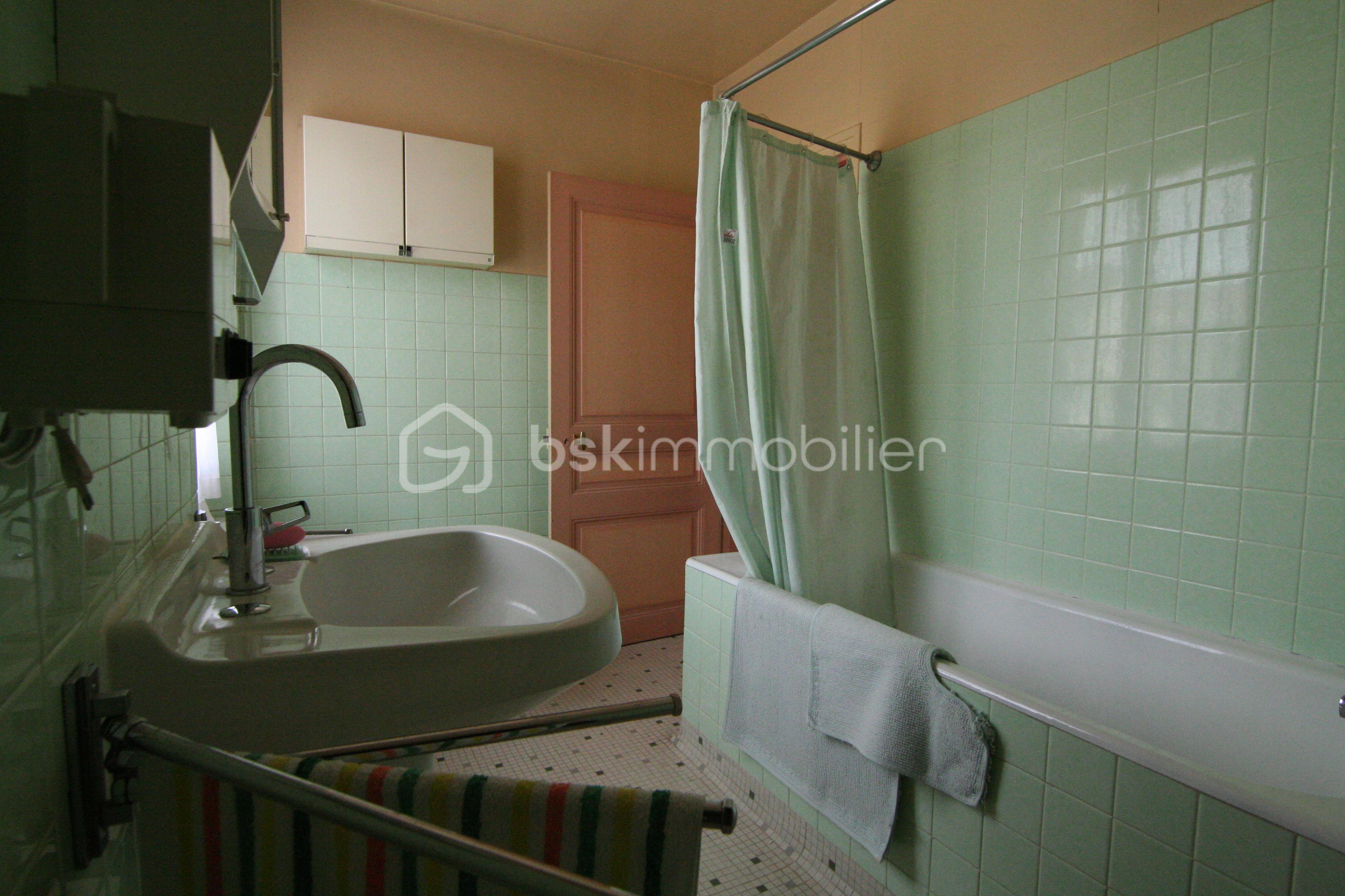 Maison ancienne de 123 m² - SDB.JPG