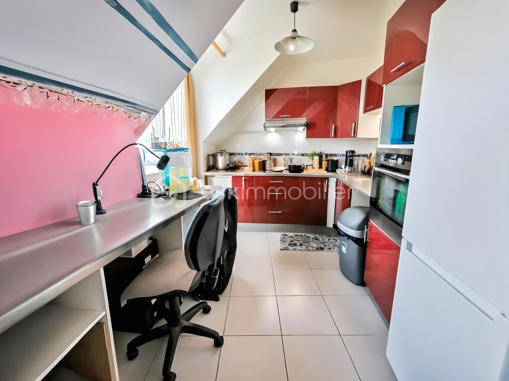 Appartement de 34 m² - CUISINE RANGE LUMIERE HD.jpg