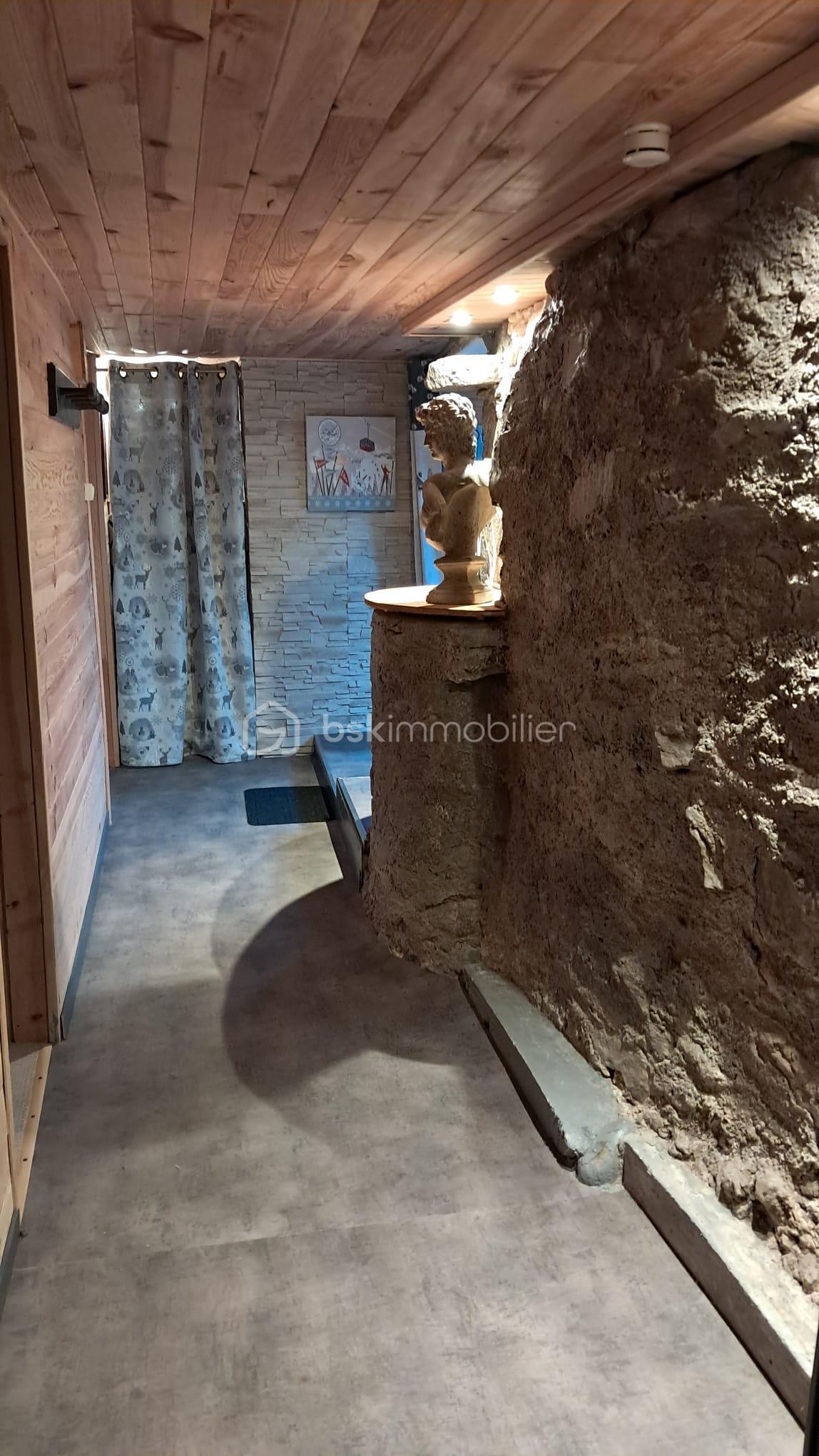 Appartement de 100 m² - 1a1b75ab-dbb8-4fd9-bc7b-1a3826f30903.jpg