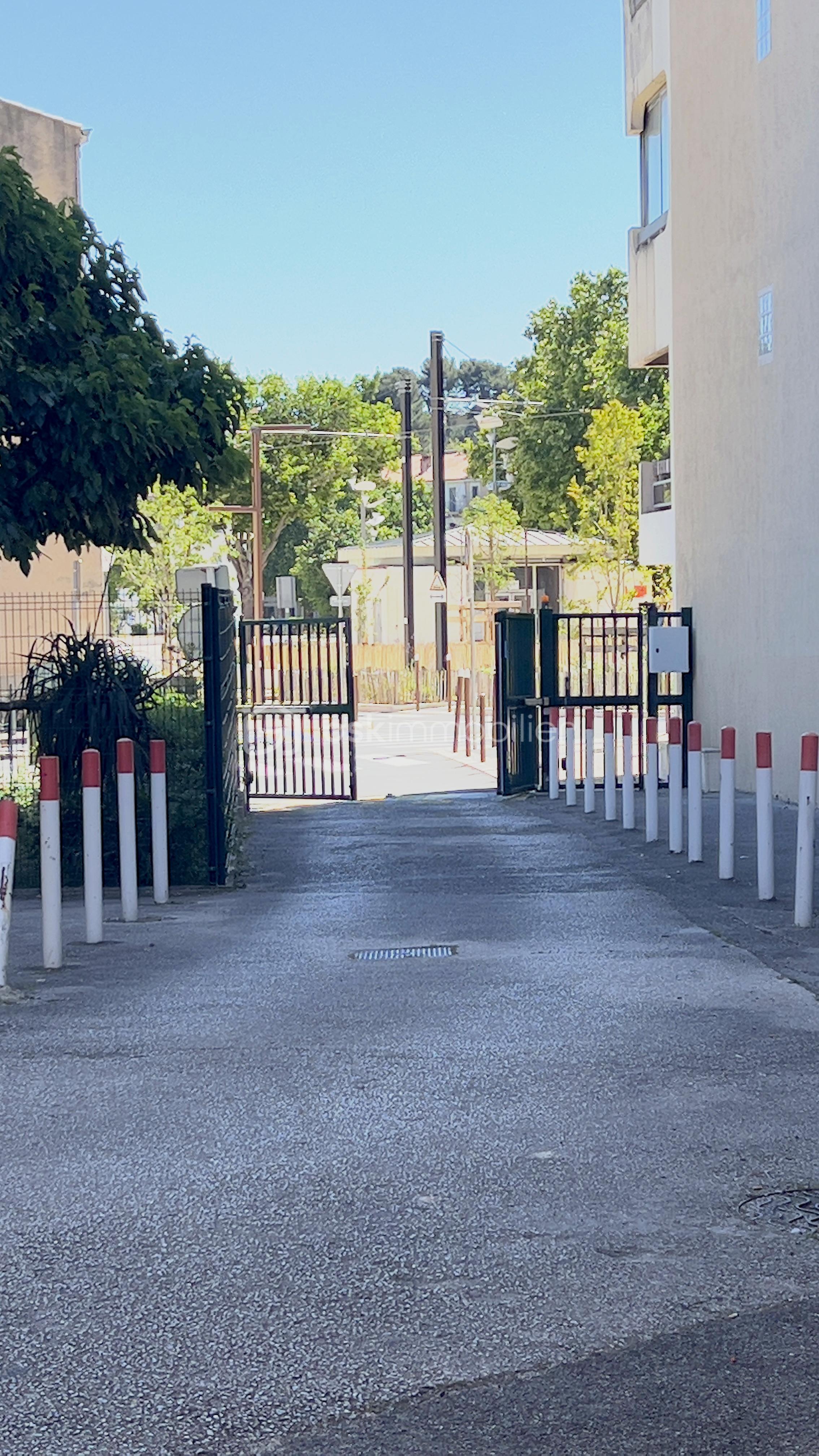CHEMIN GARAGE.jpg