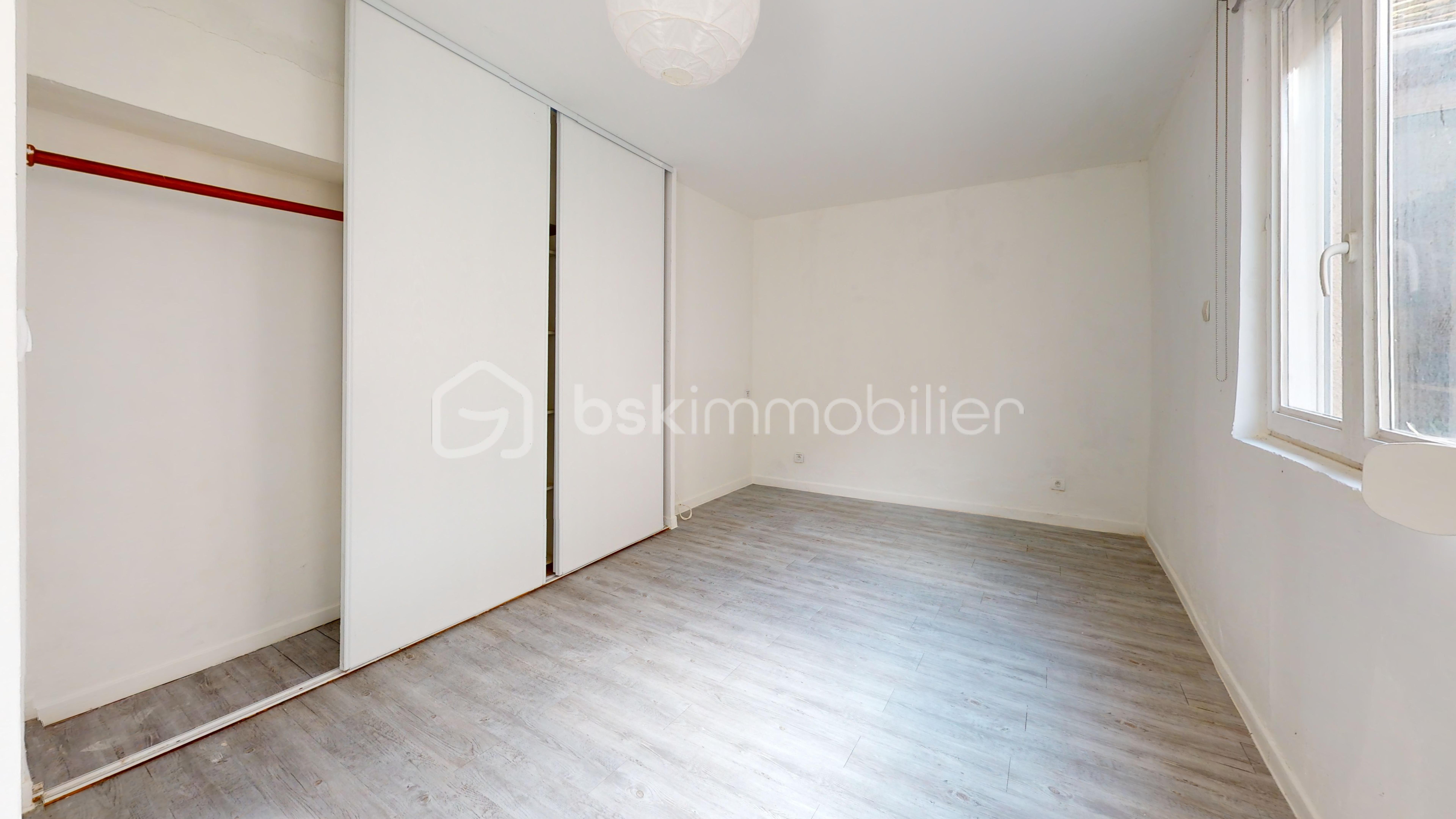 Maison de 150 m² - Immeuble-Bedroom 2.jpg