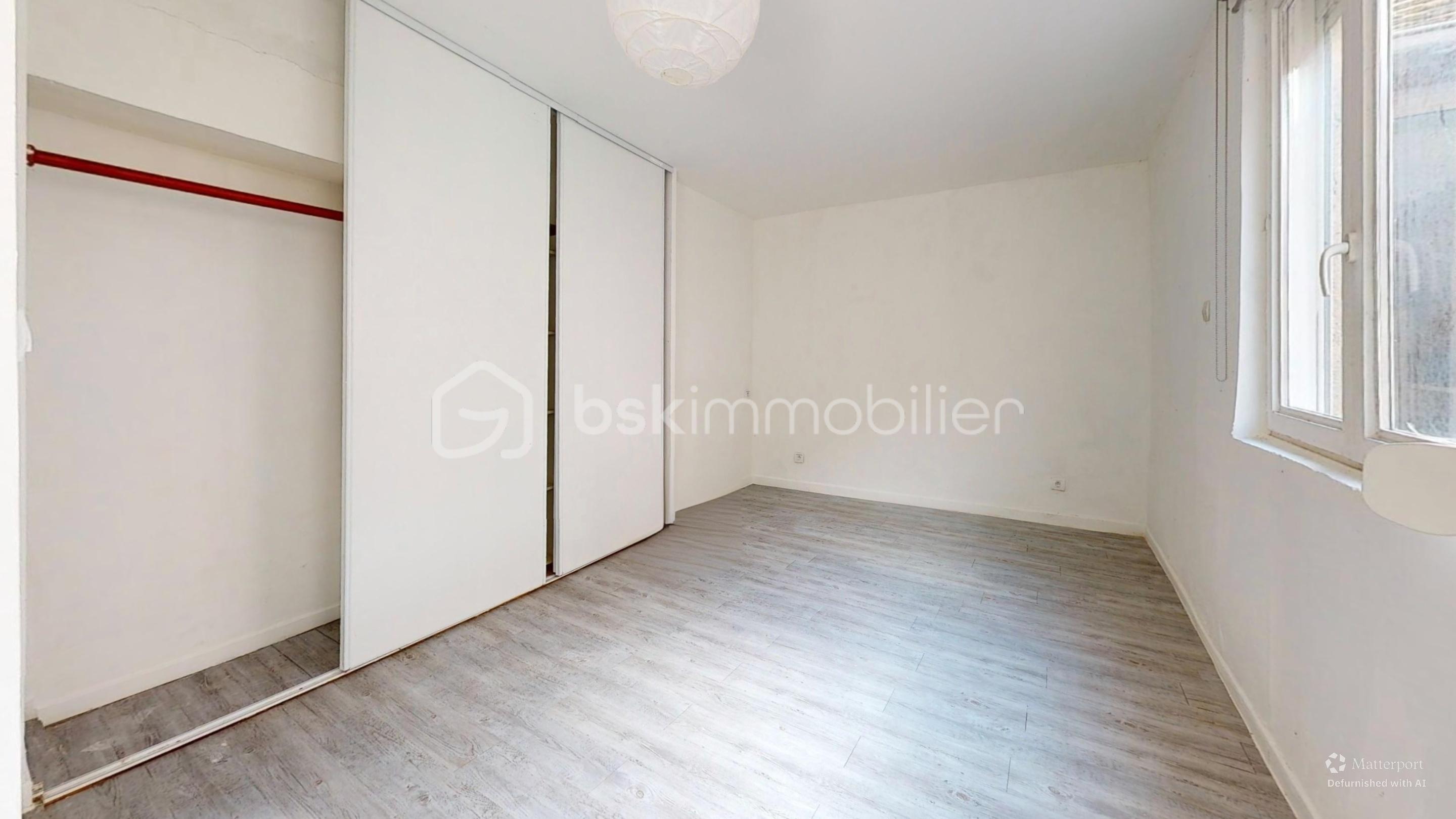 Maison de 150 m² - Immeuble-Bedroom-Defurnished 3.jpg
