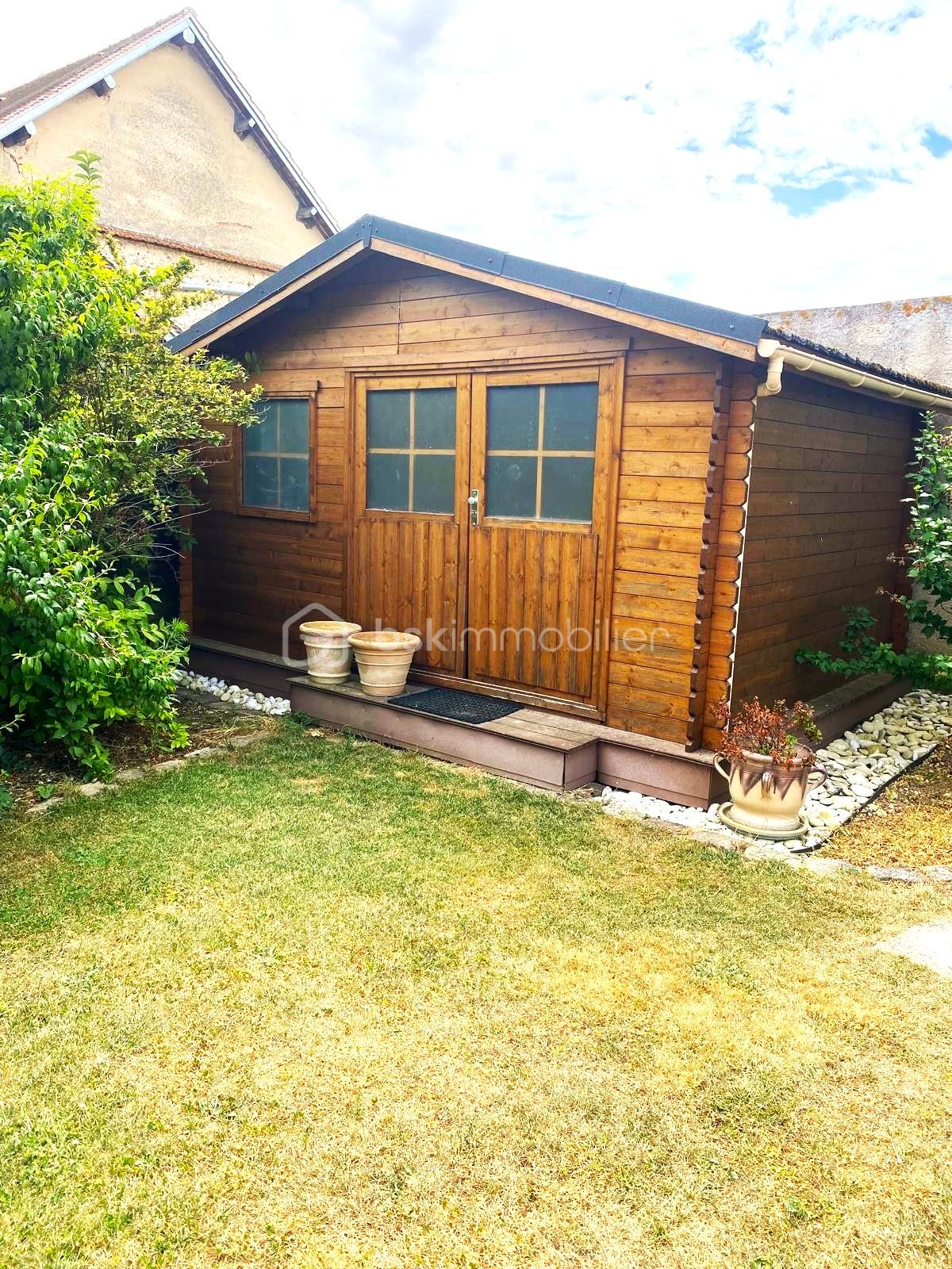 cabine de jardin.jpeg