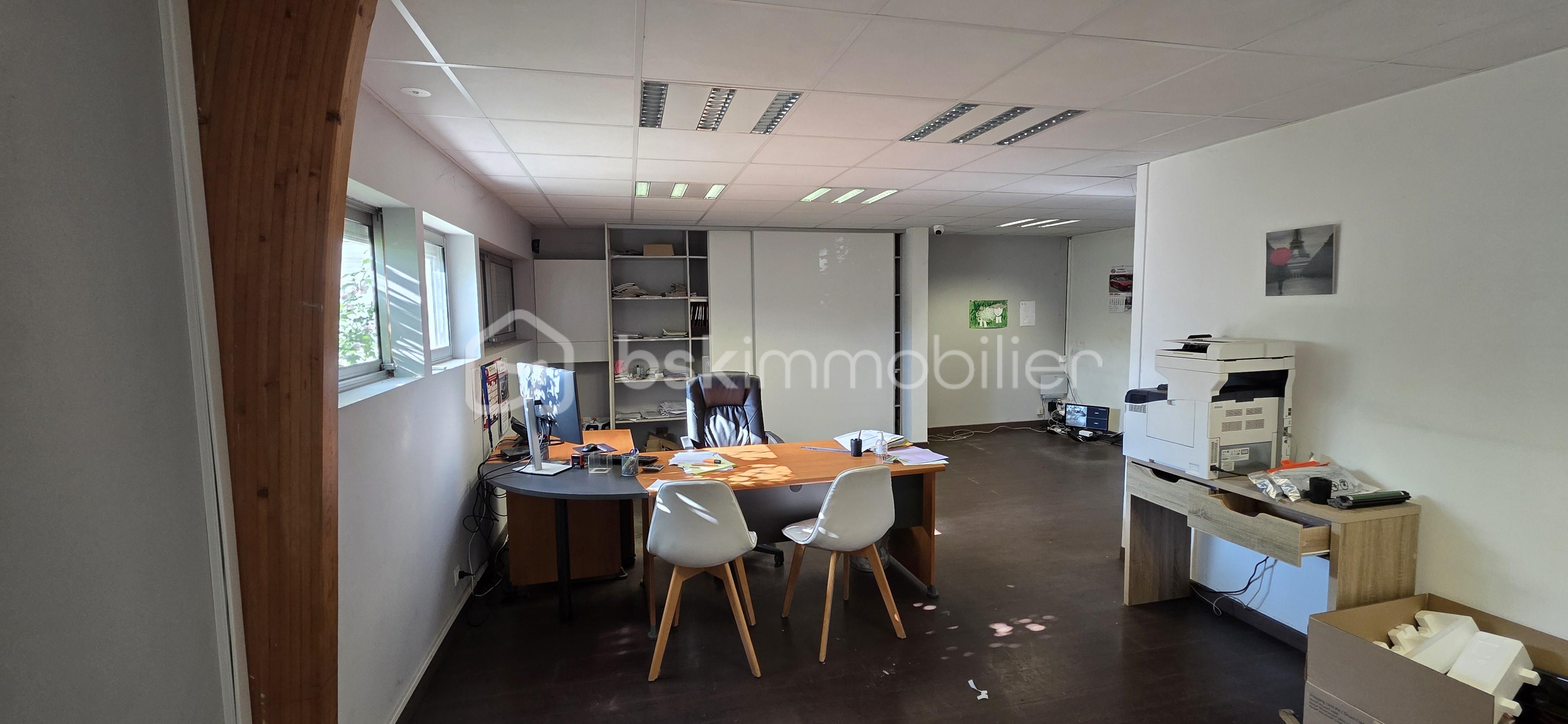 Bureau de 370 m²