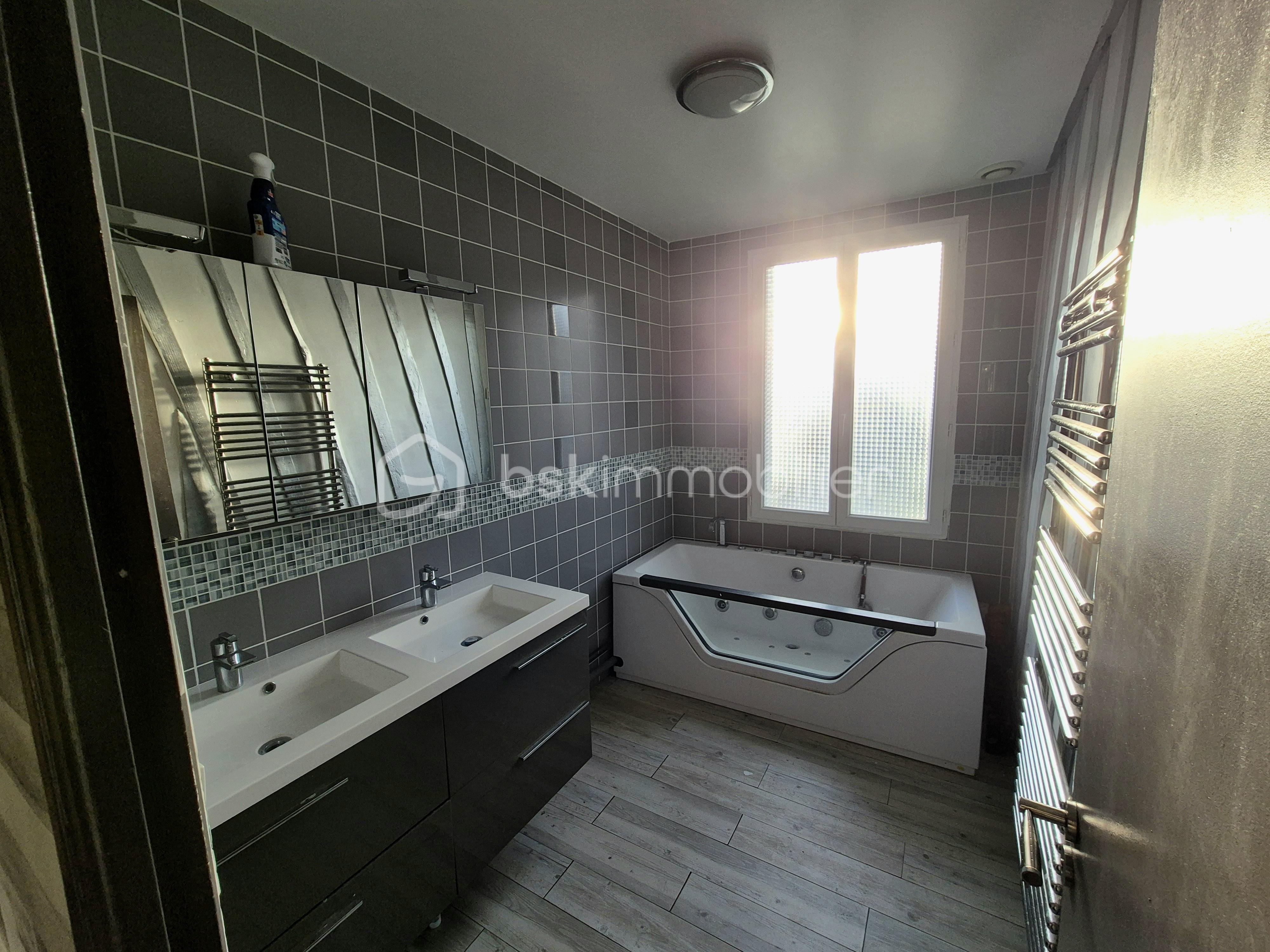 Immeuble de 385 m² - 20251217_154309.jpg